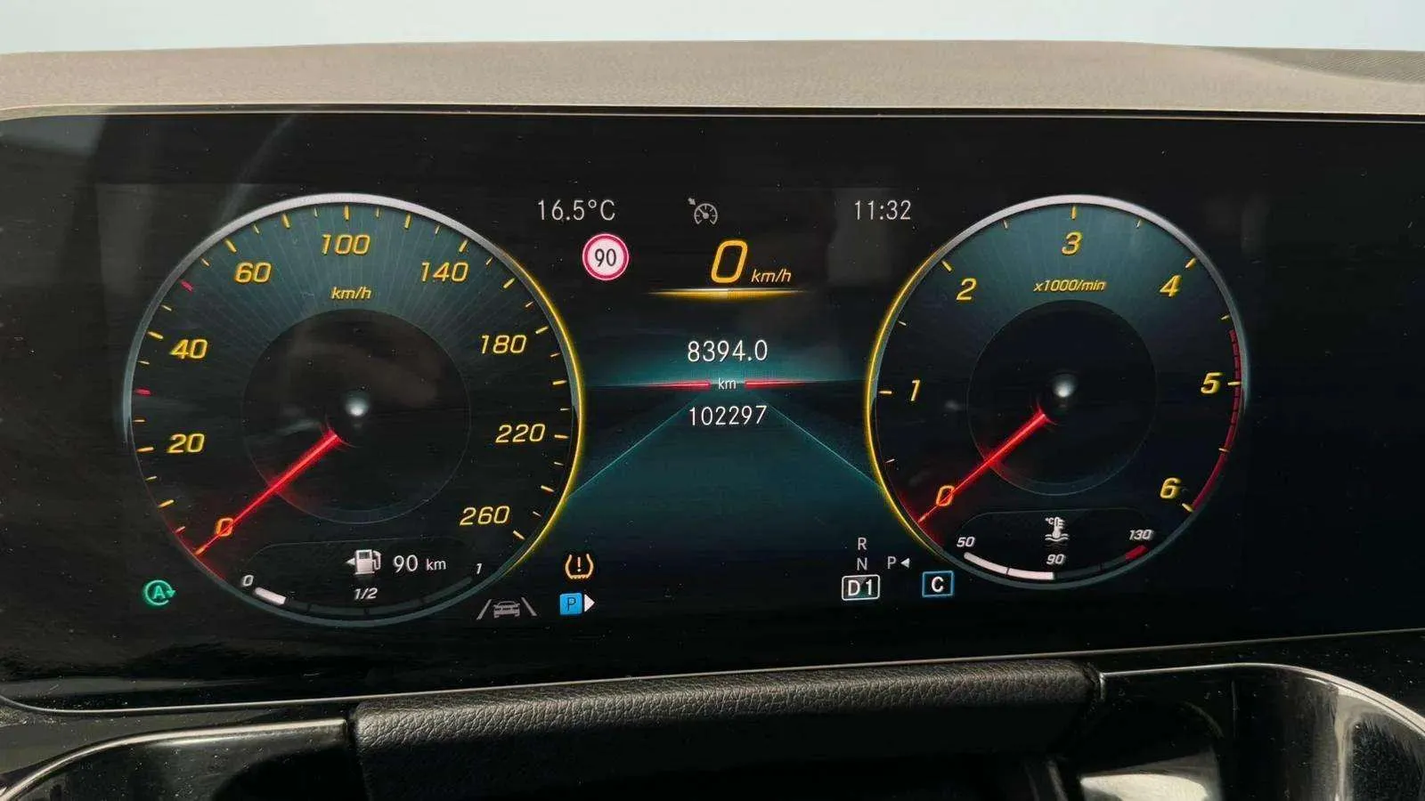Mercedes-Benz GLA 200 D - foto 40