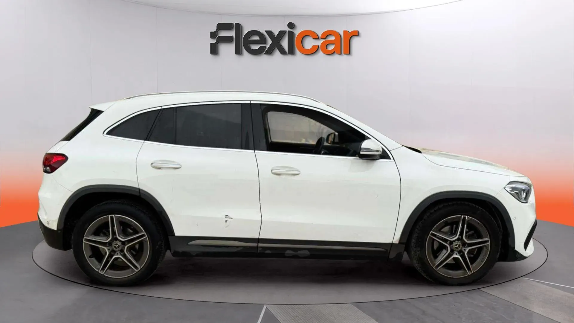 Mercedes-Benz GLA 200 D - foto 26