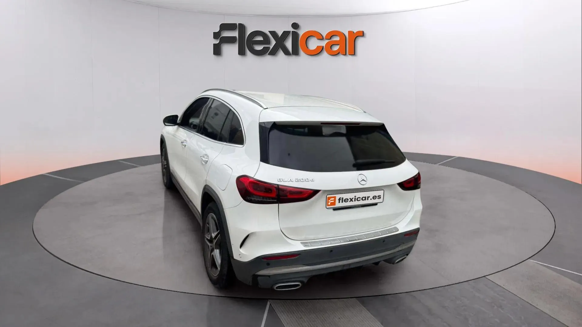 Mercedes-Benz GLA 200 D - foto 41