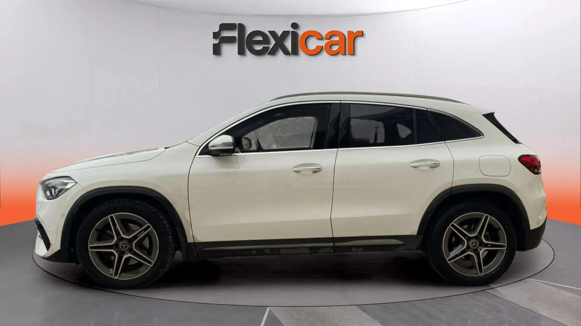 Mercedes-Benz GLA 200 D - foto 49