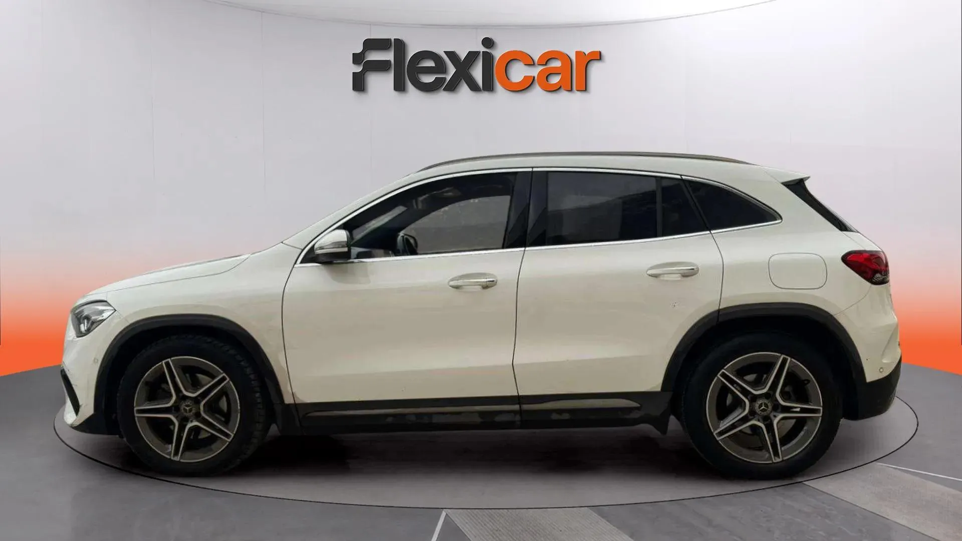 Mercedes-Benz GLA 200 D - foto 3