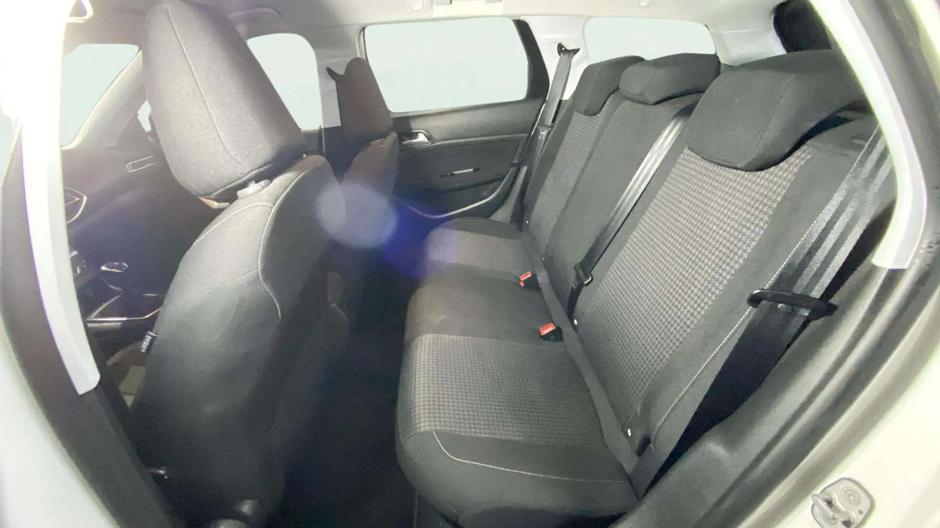 Peugeot 308 SW Active BlueHDi 130 - foto 20