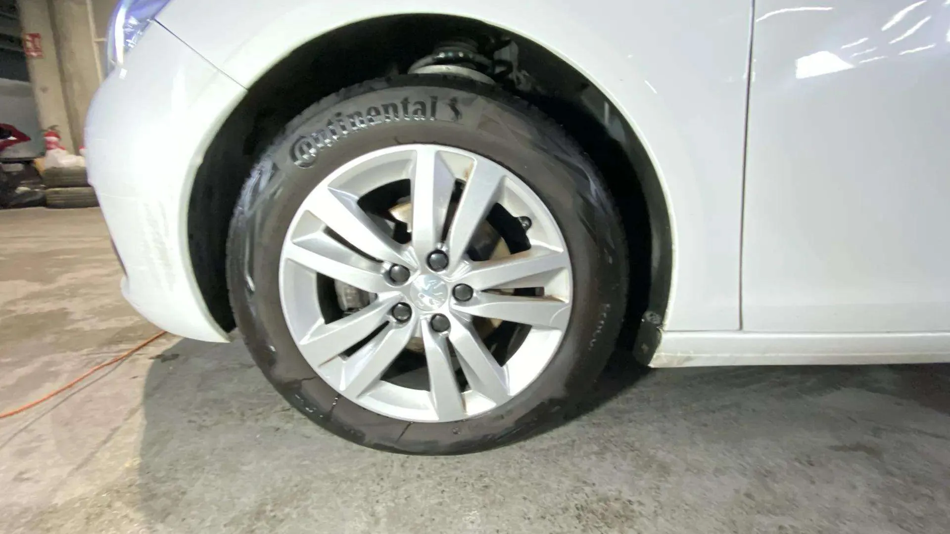 Peugeot 308 SW Active BlueHDi 130 - foto 13