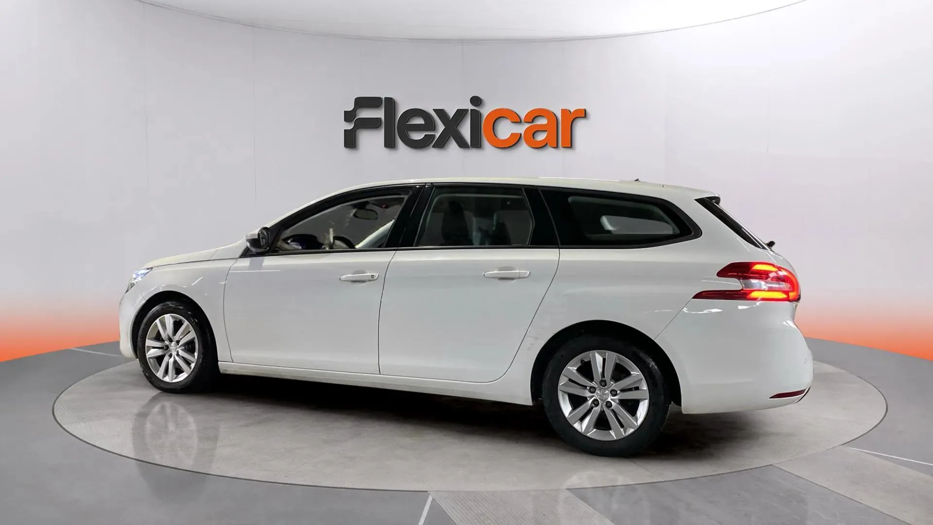 Peugeot 308 SW Active BlueHDi 130 - foto 5