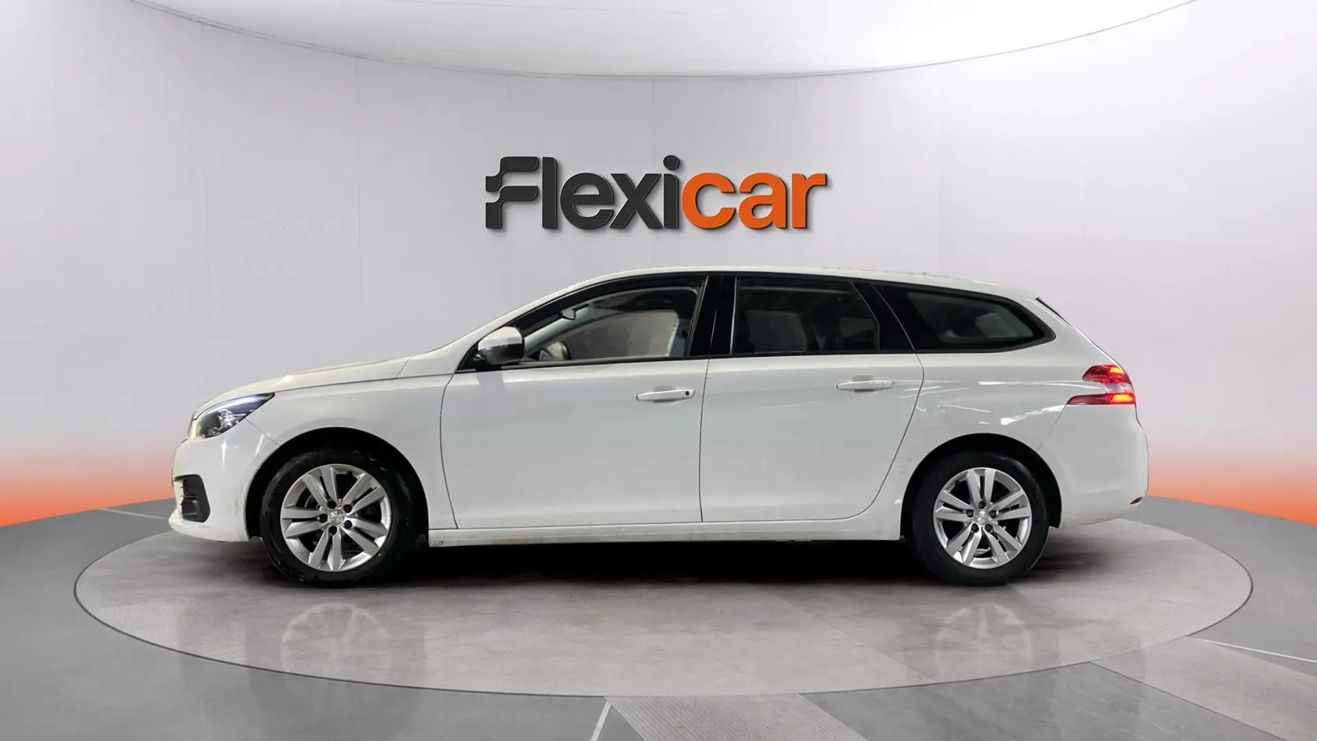Peugeot 308 SW Active BlueHDi 130 - foto 4