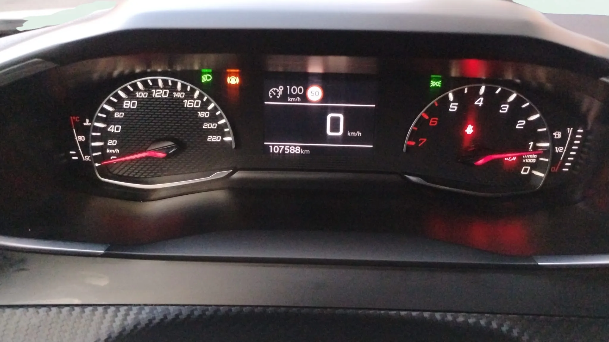Peugeot 2008 Allure BlueHDi - foto 13