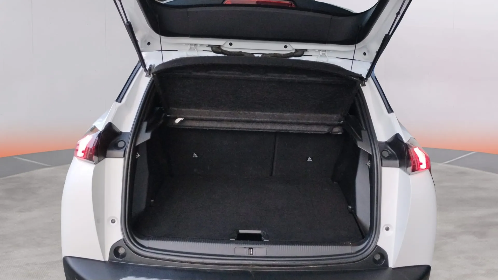 Peugeot 2008 Allure BlueHDi - foto 9