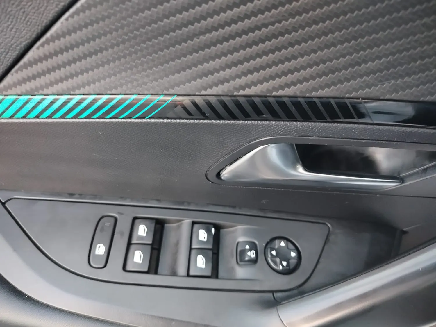 Peugeot 2008 Allure BlueHDi - foto 19
