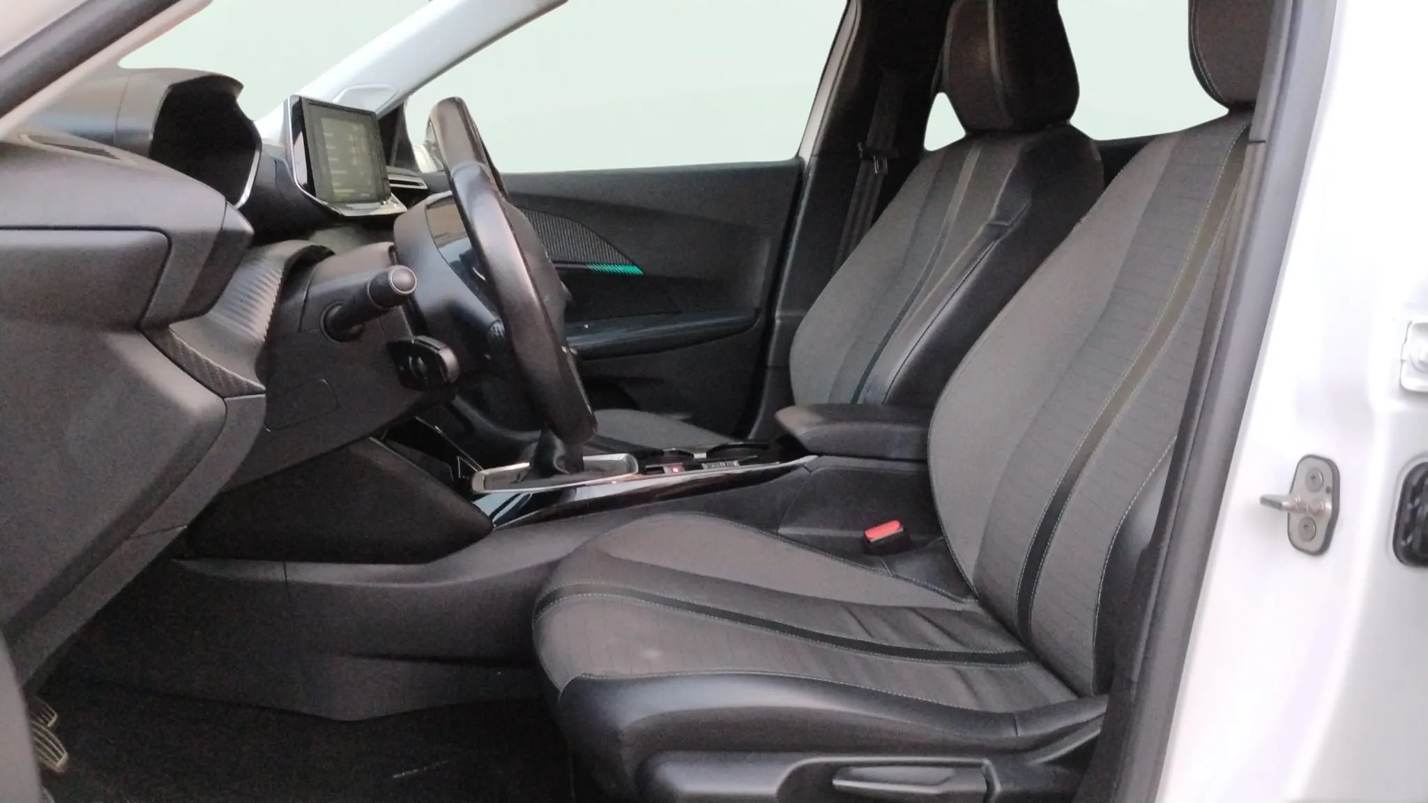 Peugeot 2008 Allure BlueHDi - foto 15