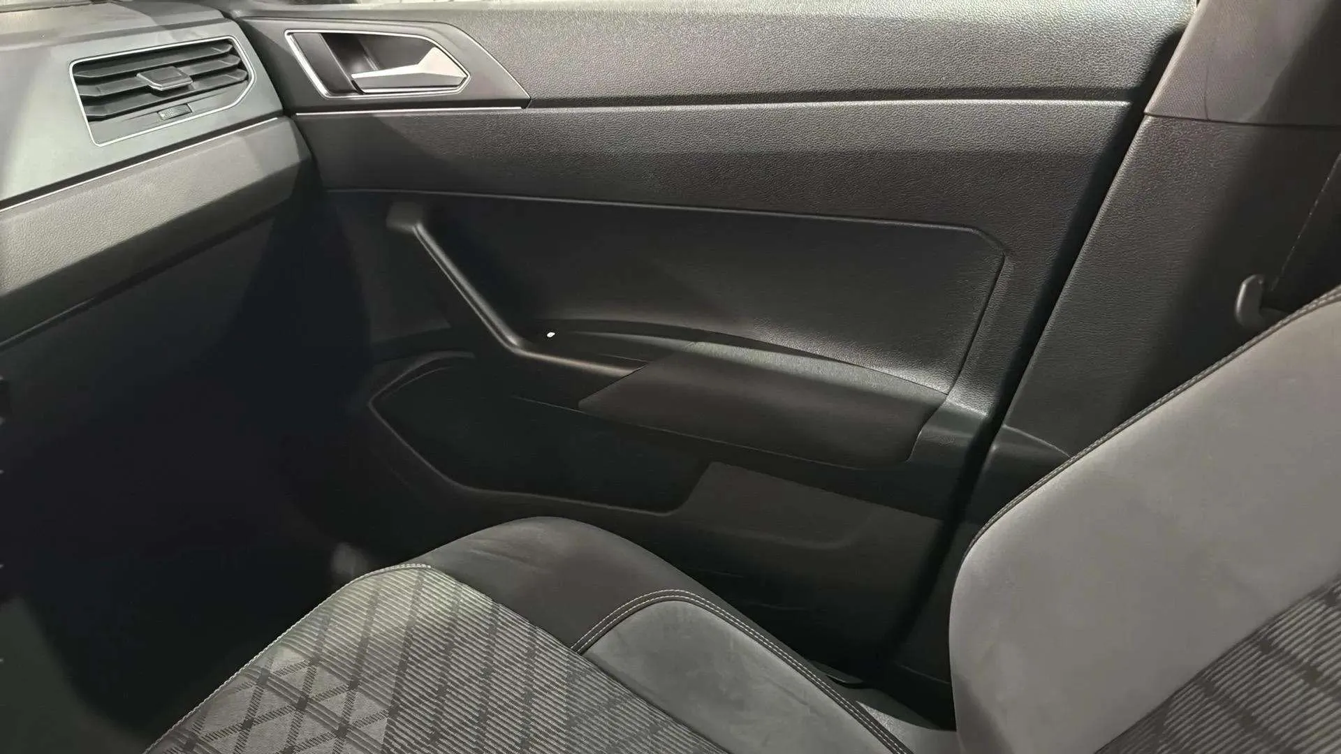 Volkswagen Taigo R-Line 1.0 TSI DSG - foto 11