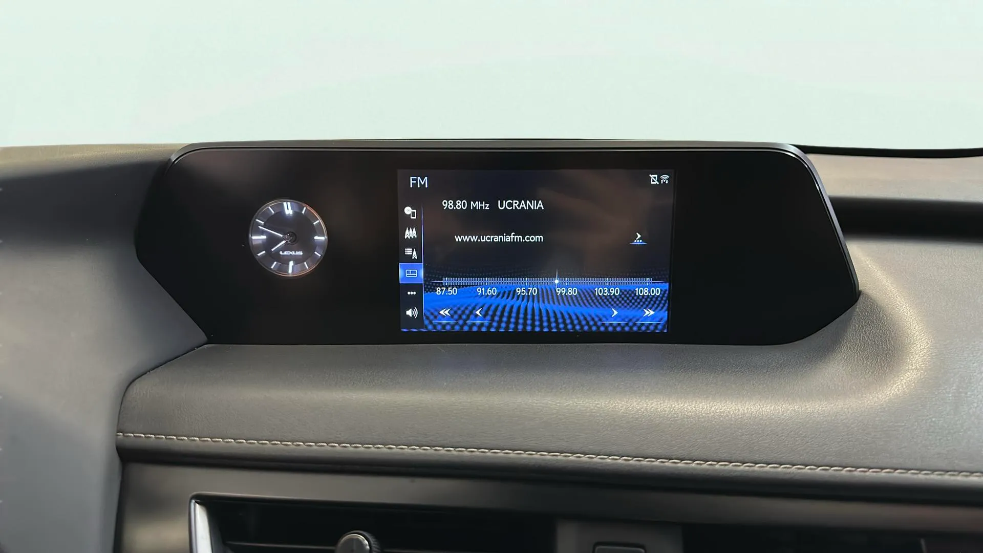 Lexus UX 2.0 250h Business - foto 13