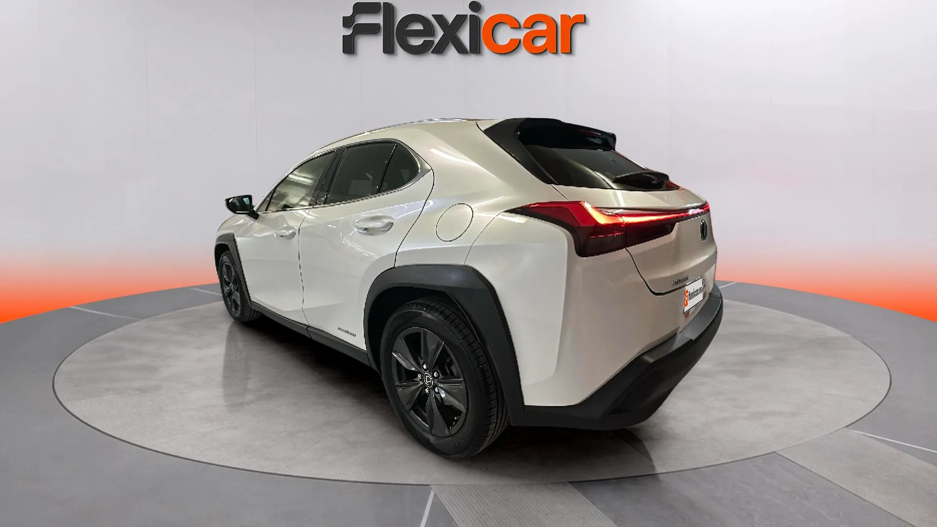 Lexus UX 2.0 250h Business - foto 5