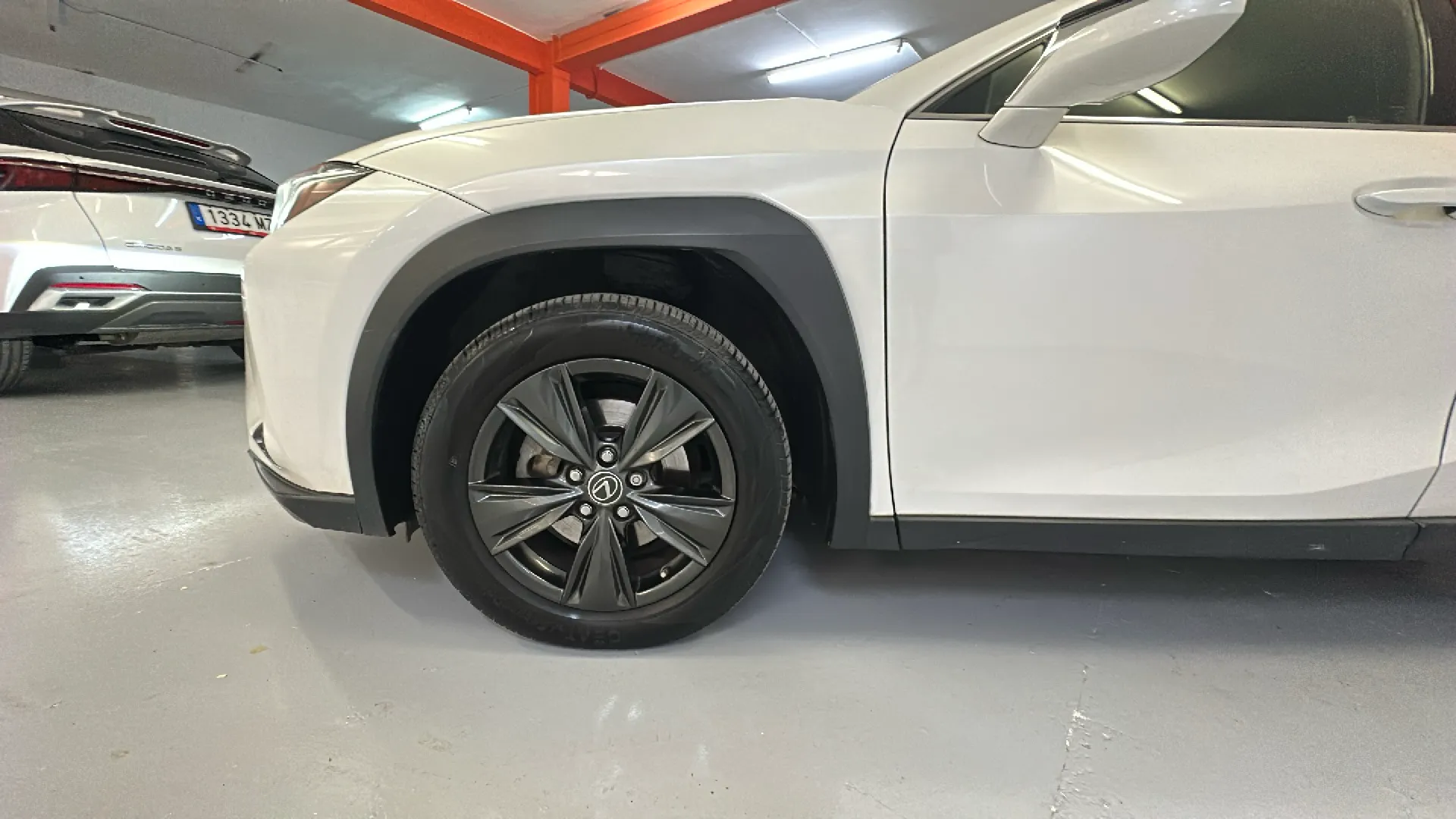 Lexus UX 2.0 250h Business - foto 9