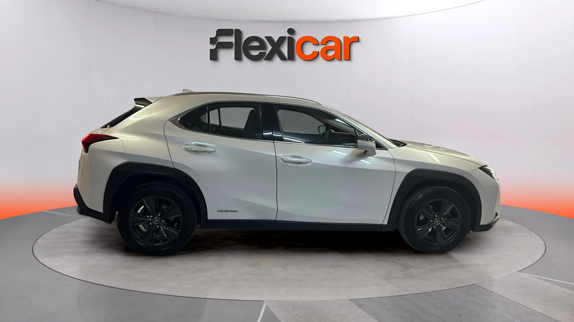 Lexus UX 2.0 250h Business - foto 8