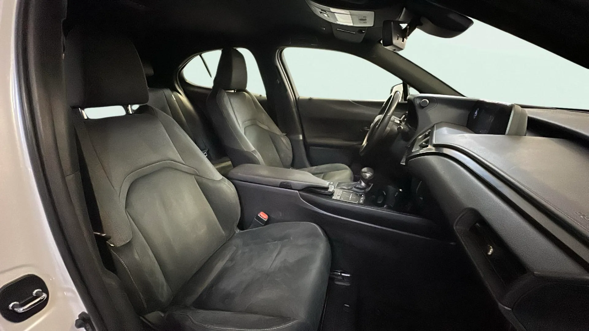 Lexus UX 2.0 250h Business - foto 17