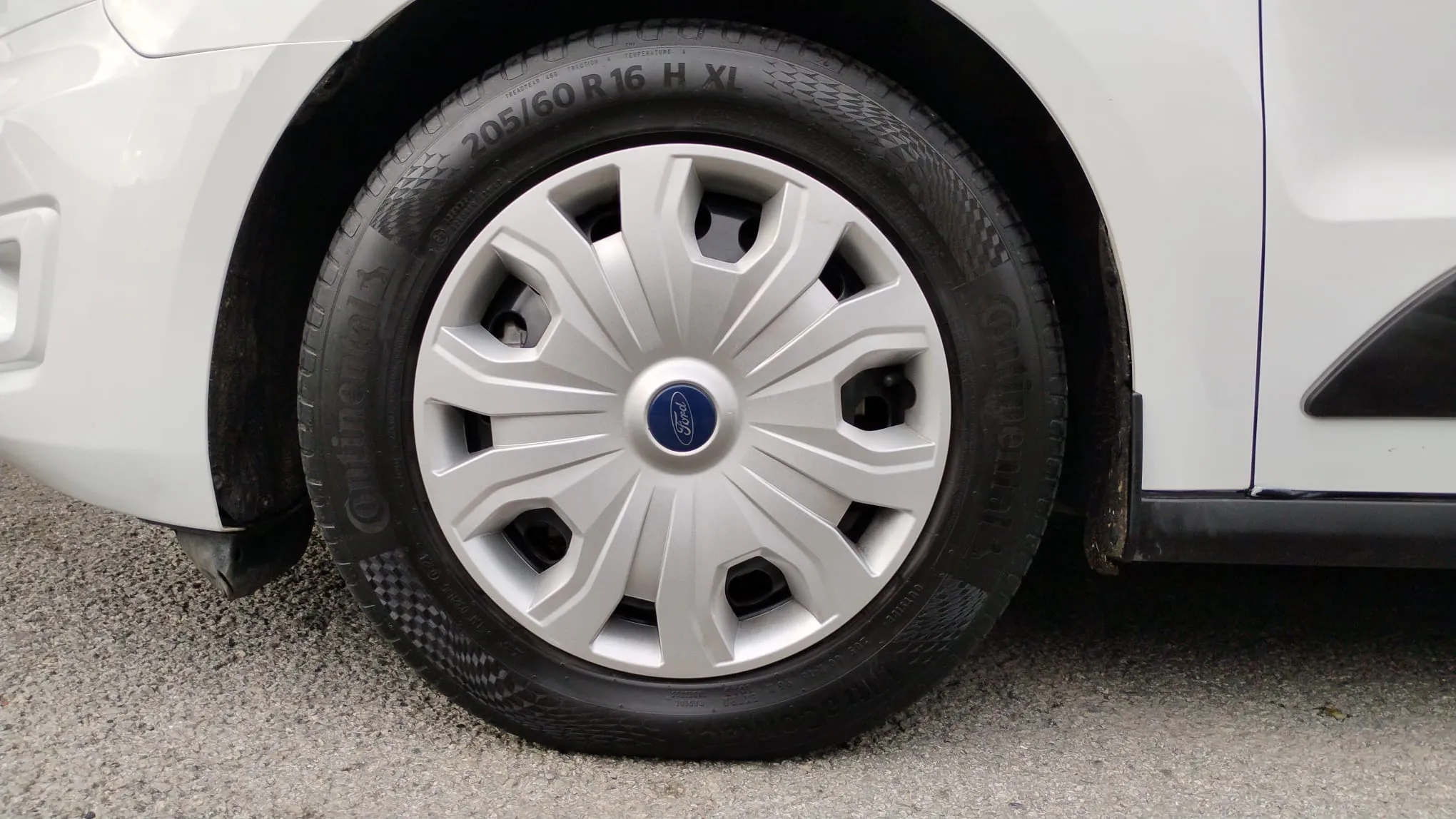 Ford Transit Connect 1.5cm³ 2pl. - foto 20
