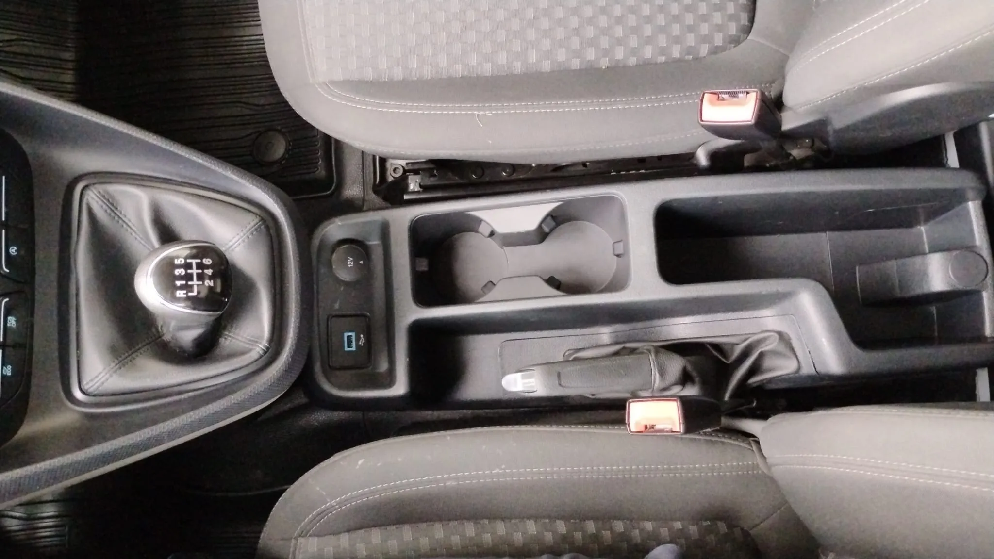 Ford Transit Connect 1.5cm³ 2pl. - foto 15