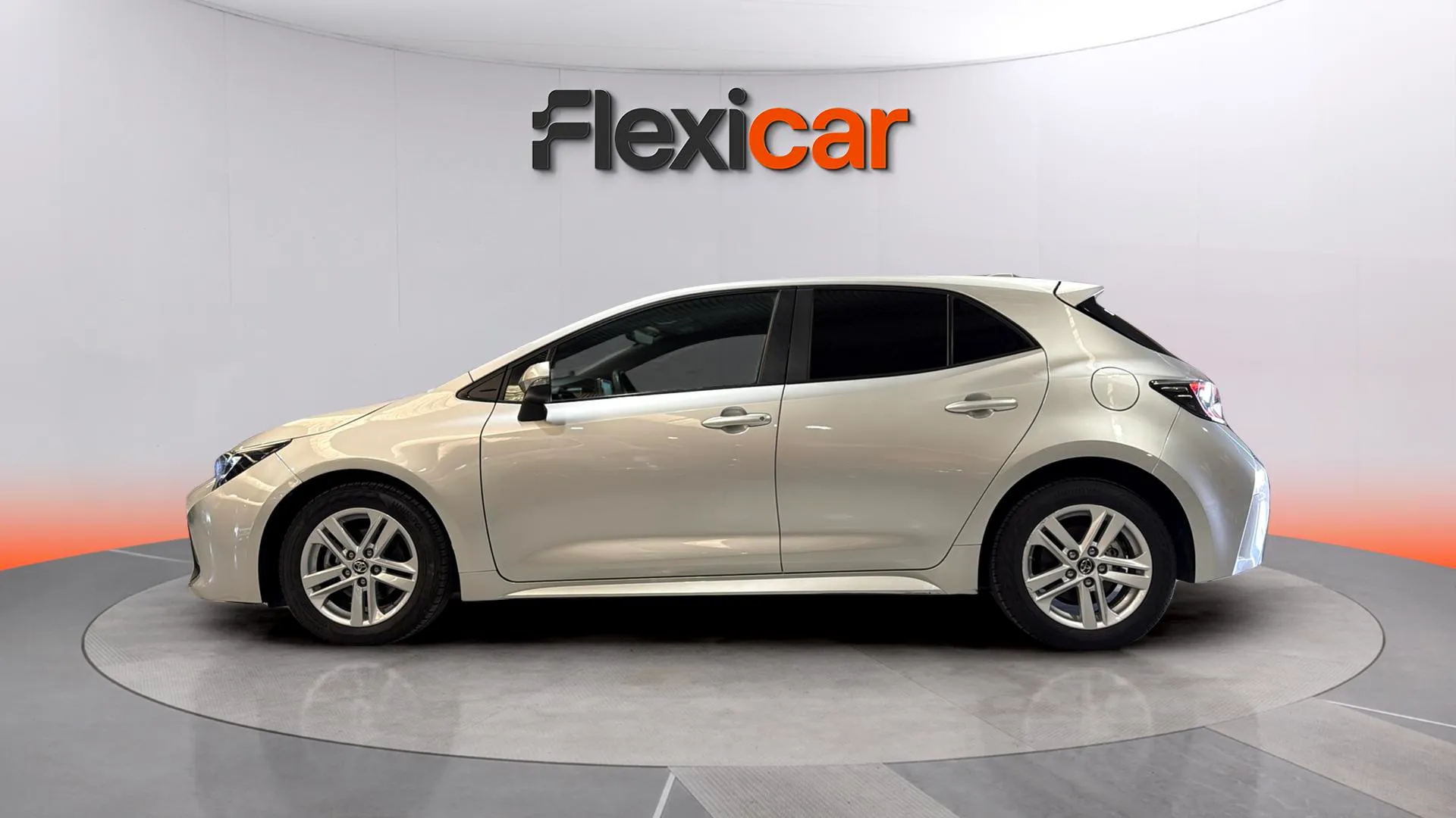 Toyota Corolla 1.8 125H Active Tech E-CVT - foto 4