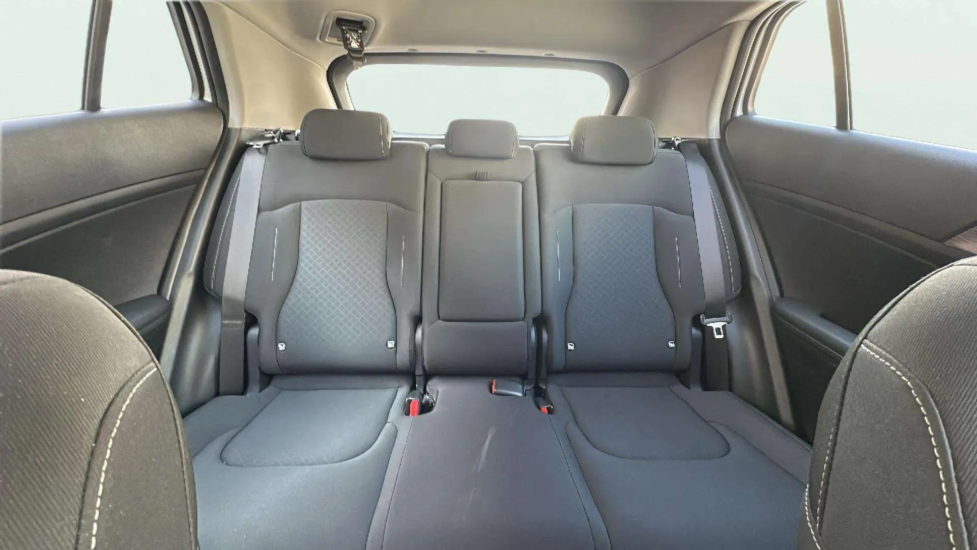 Kia Sportage 1.6 T-GDi MHEV Business 4x2 DCT - foto 12