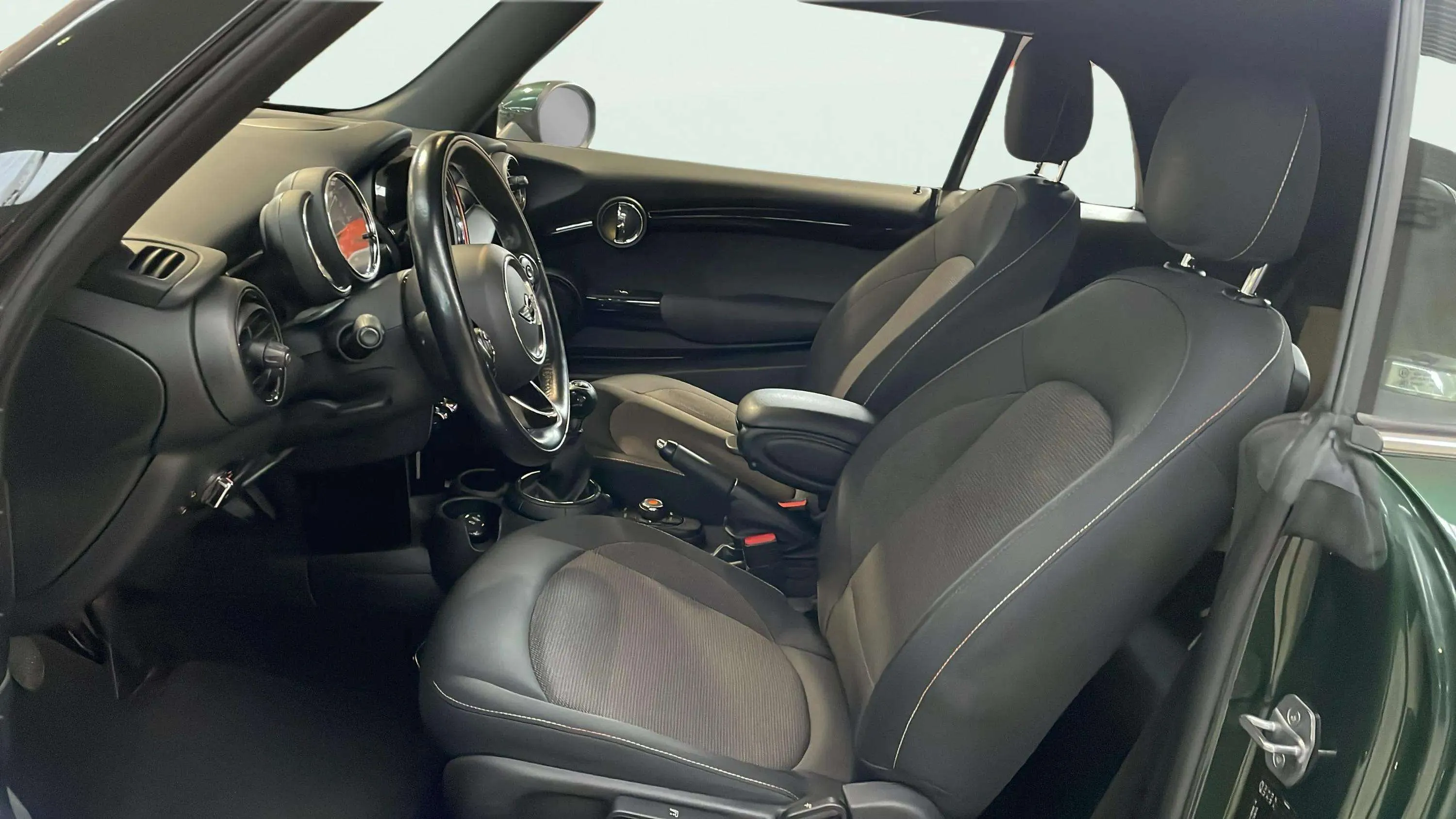 MINI Cooper D Cabrio - foto 17