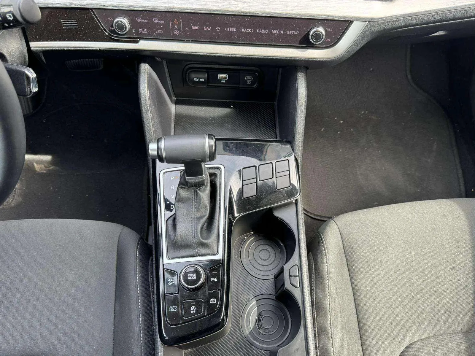 Kia Sportage 1.6 T-GDi MHEV Business 4x2 DCT - foto 7