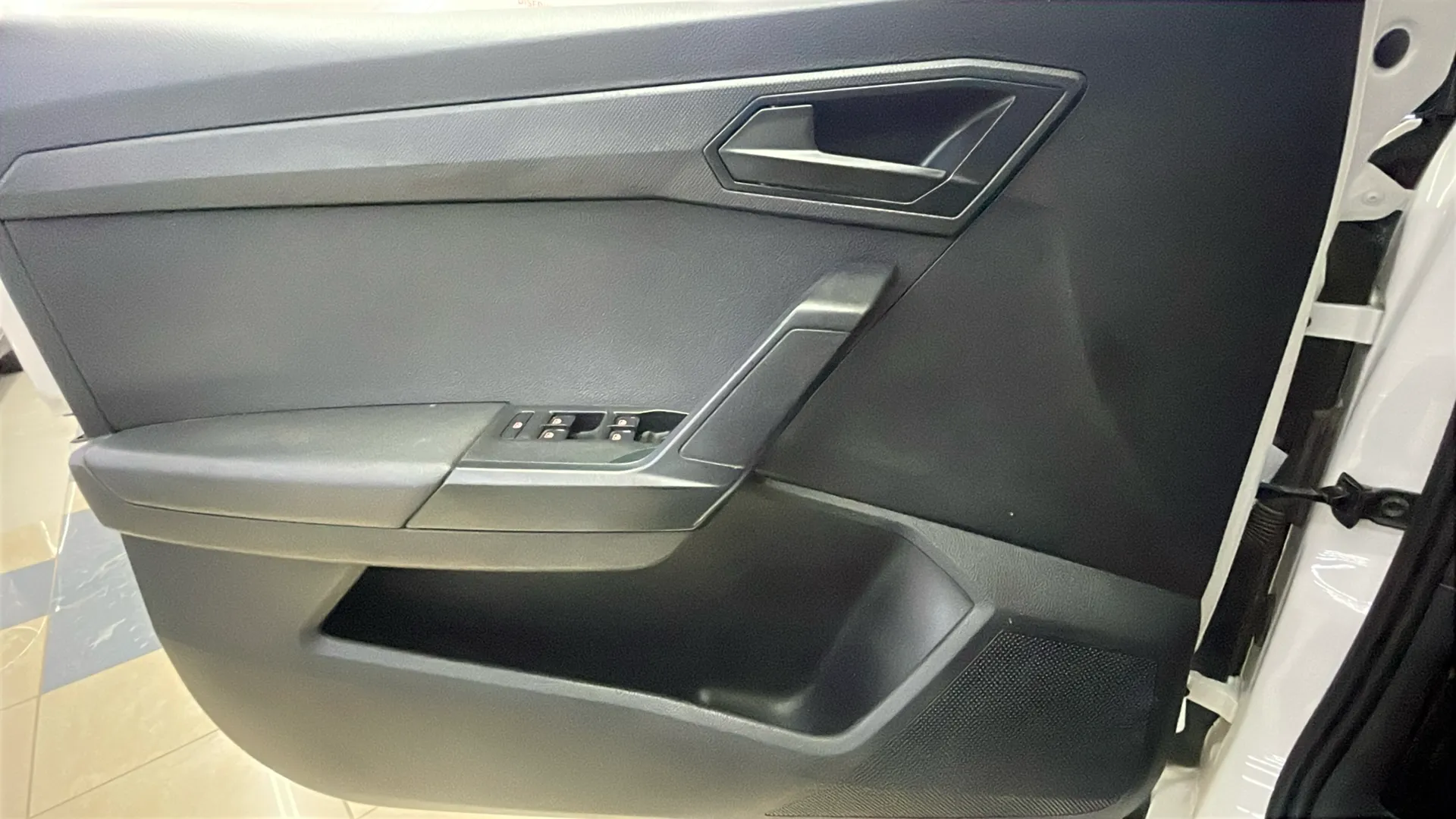 SEAT Arona 1.6 TDI Xcellence Ecomotive - foto 16