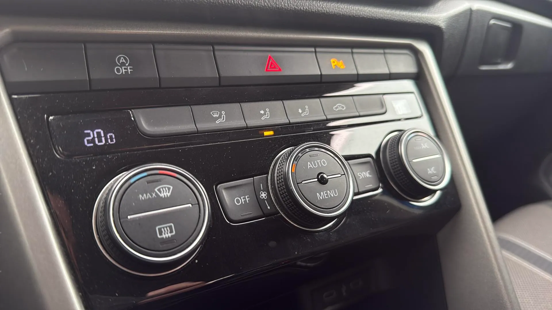 Volkswagen T-Roc Advance R-Line 1.0 TSI - foto 17