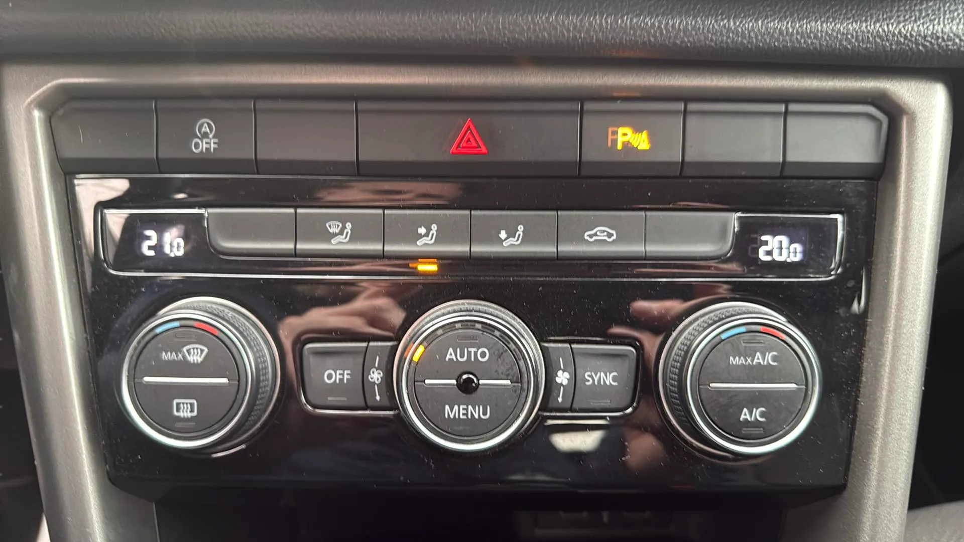 Volkswagen T-Roc Advance R-Line 1.0 TSI - foto 28