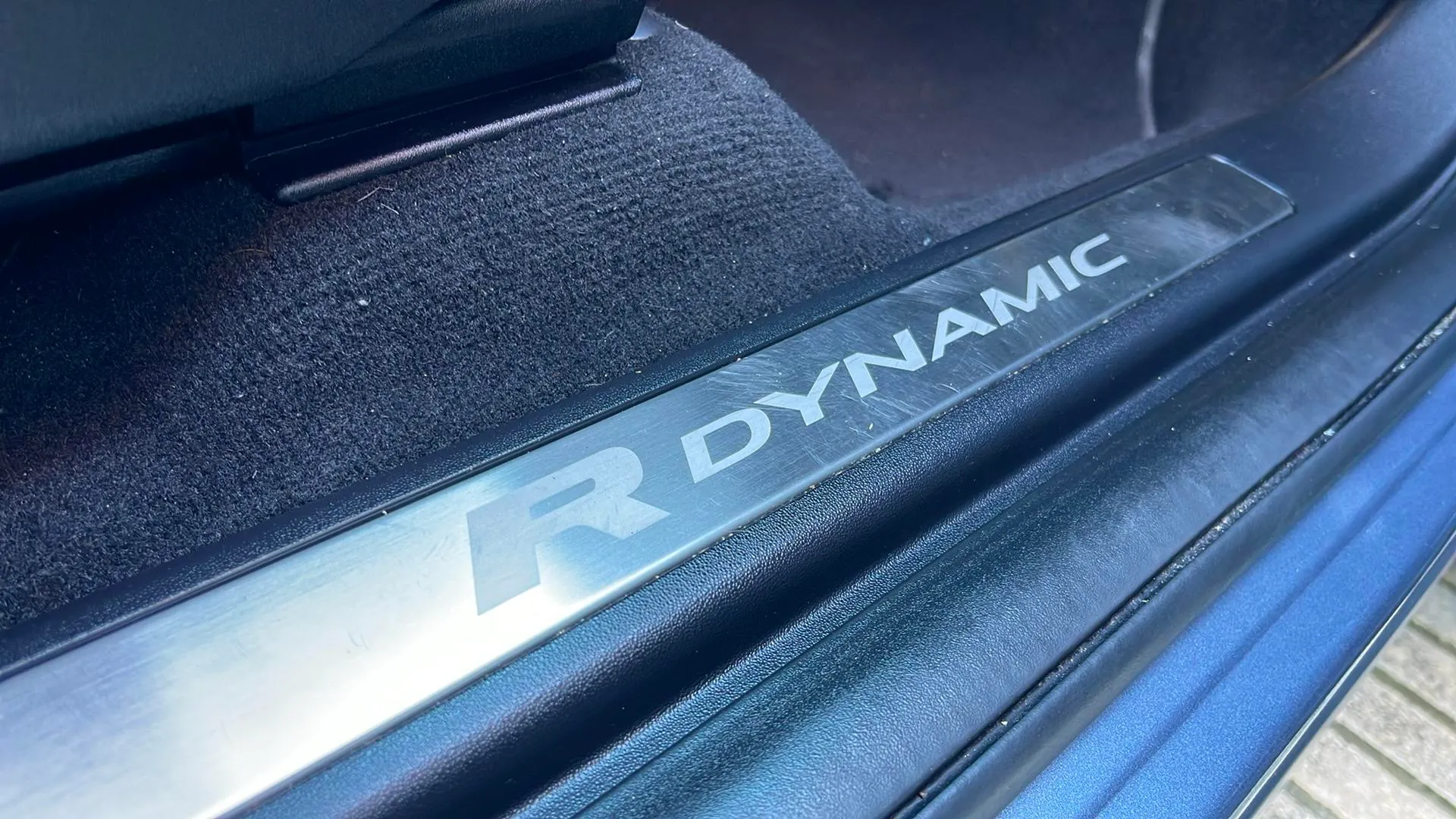 Land Rover Discovery Sport 1.5 I3 PHEV AWD Aut R-Dynamic Base - foto 19