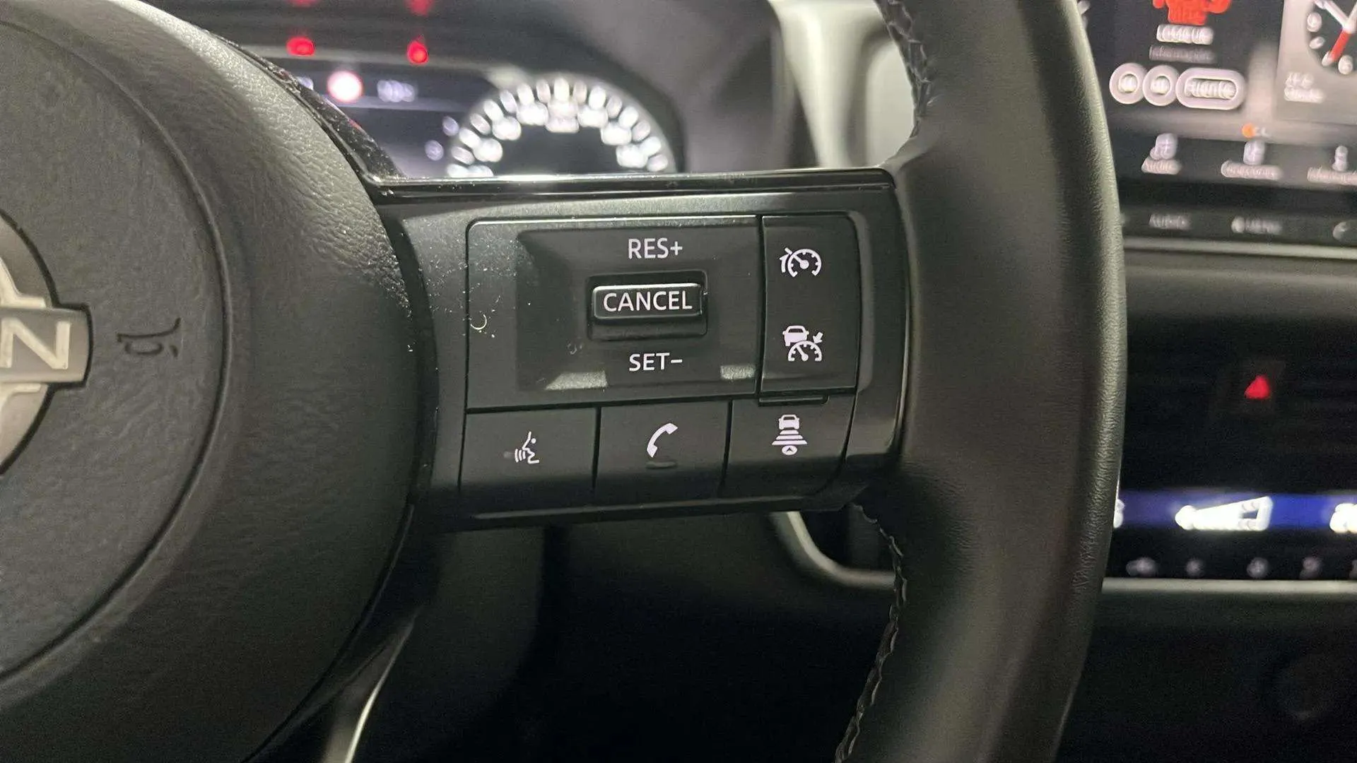 Nissan Qashqai DIG-T mHEV 4x2 Acenta - foto 22