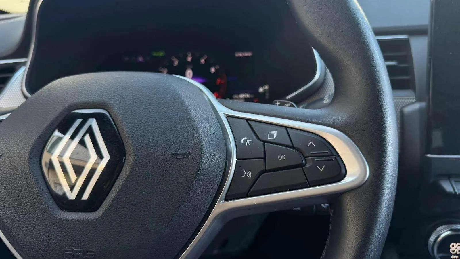 Renault Arkana Evolution TCe EDC mild hybr - foto 19