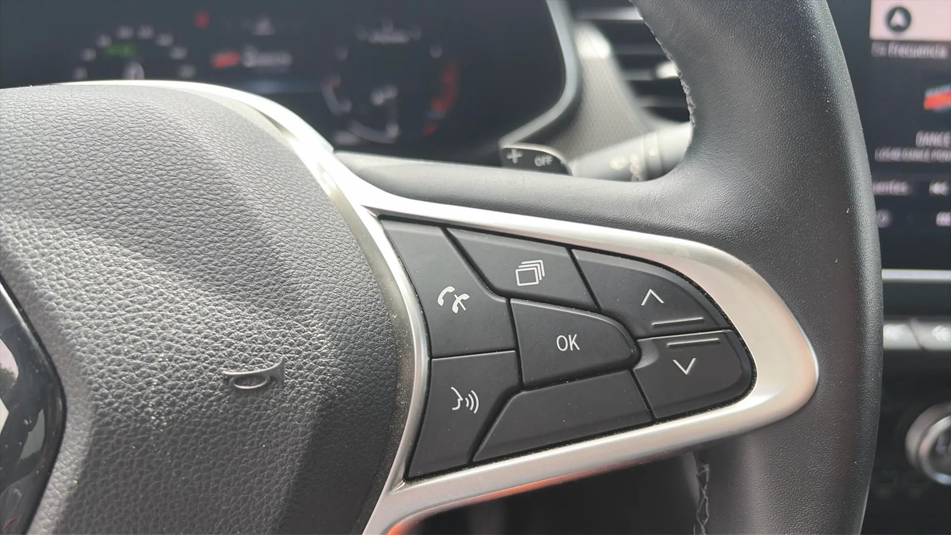 Renault Arkana Evolution TCe EDC mild hybr - foto 17