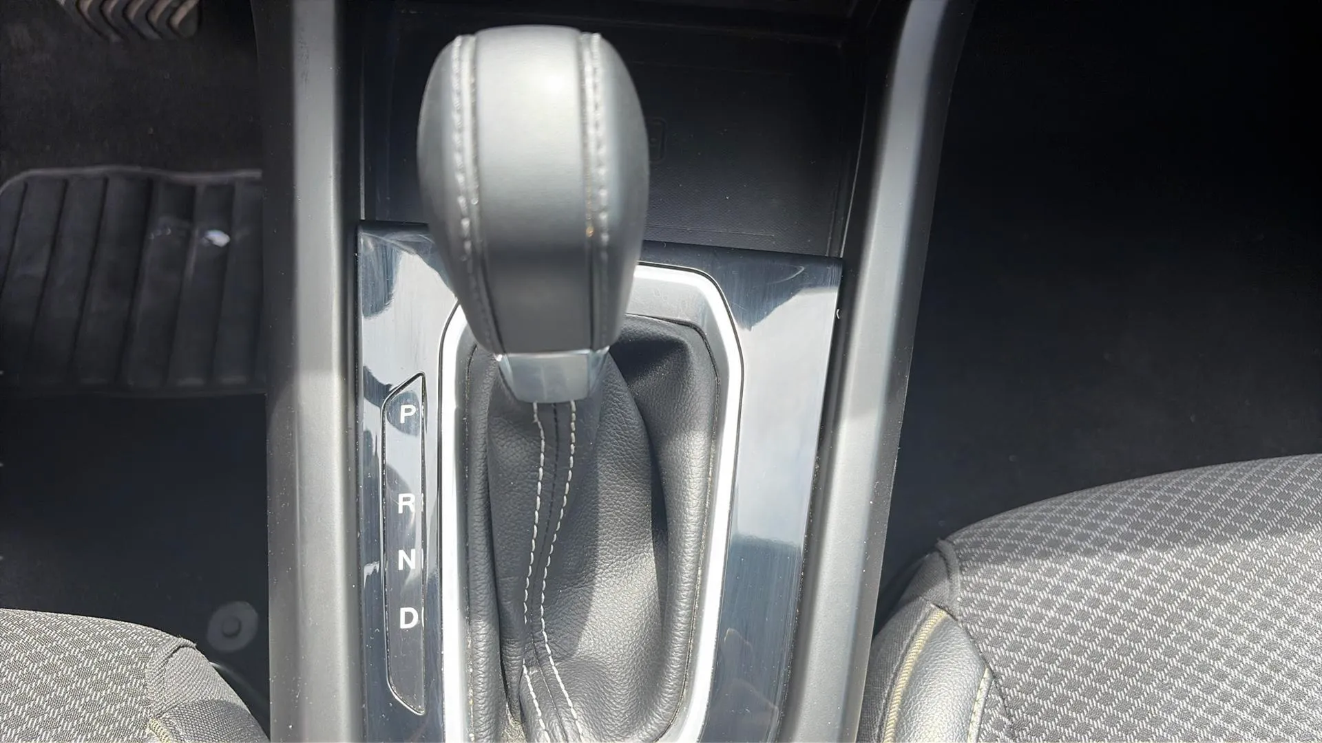 Renault Arkana Evolution TCe EDC mild hybr - foto 22