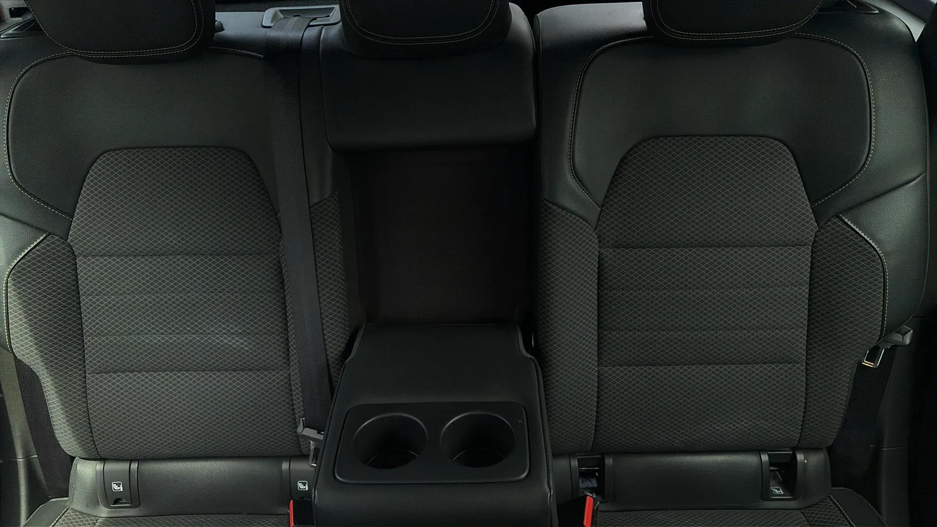 Renault Arkana Evolution TCe EDC mild hybr - foto 14