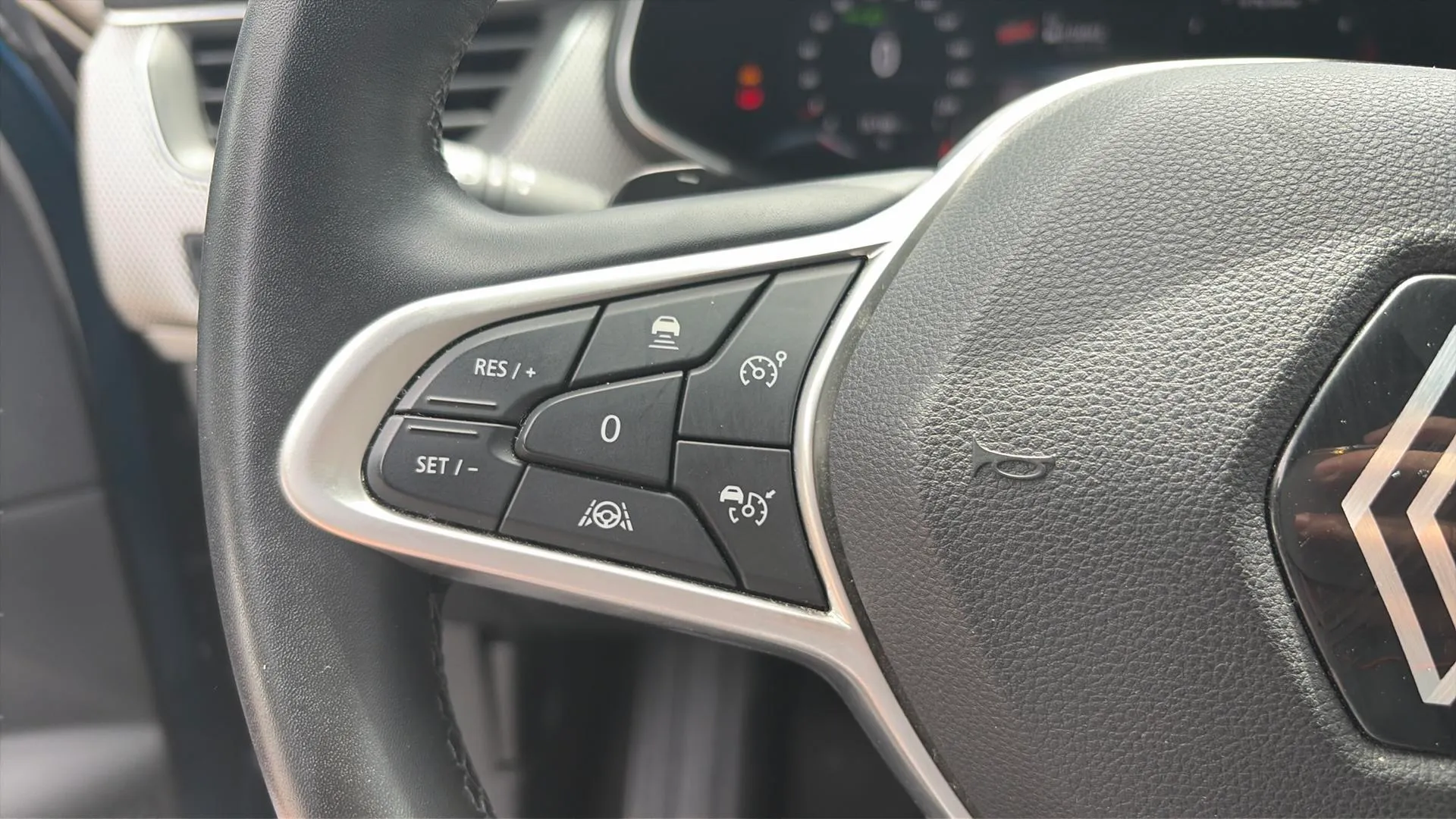 Renault Arkana Evolution TCe EDC mild hybr - foto 16