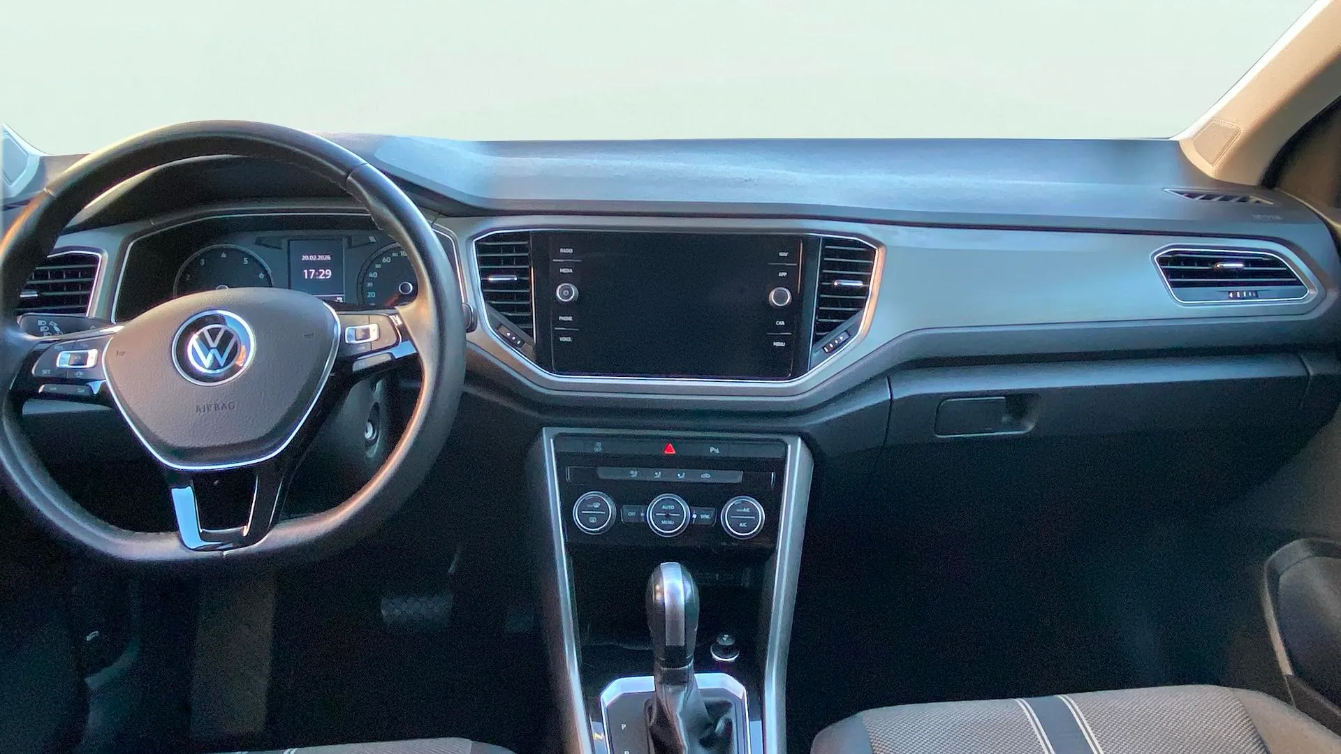 Volkswagen T-Roc R-Line 1.5 TSI DSG - foto 14