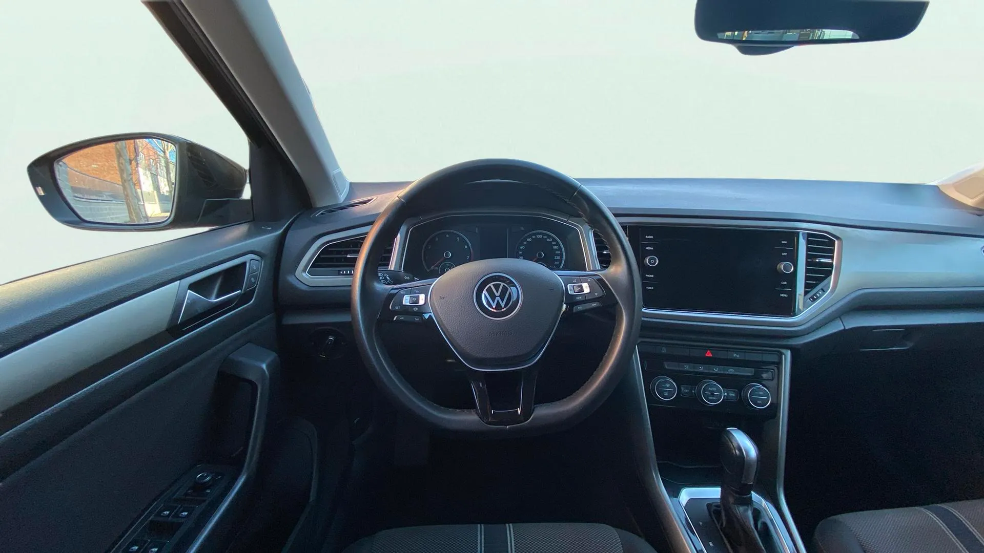 Volkswagen T-Roc R-Line 1.5 TSI DSG - foto 15