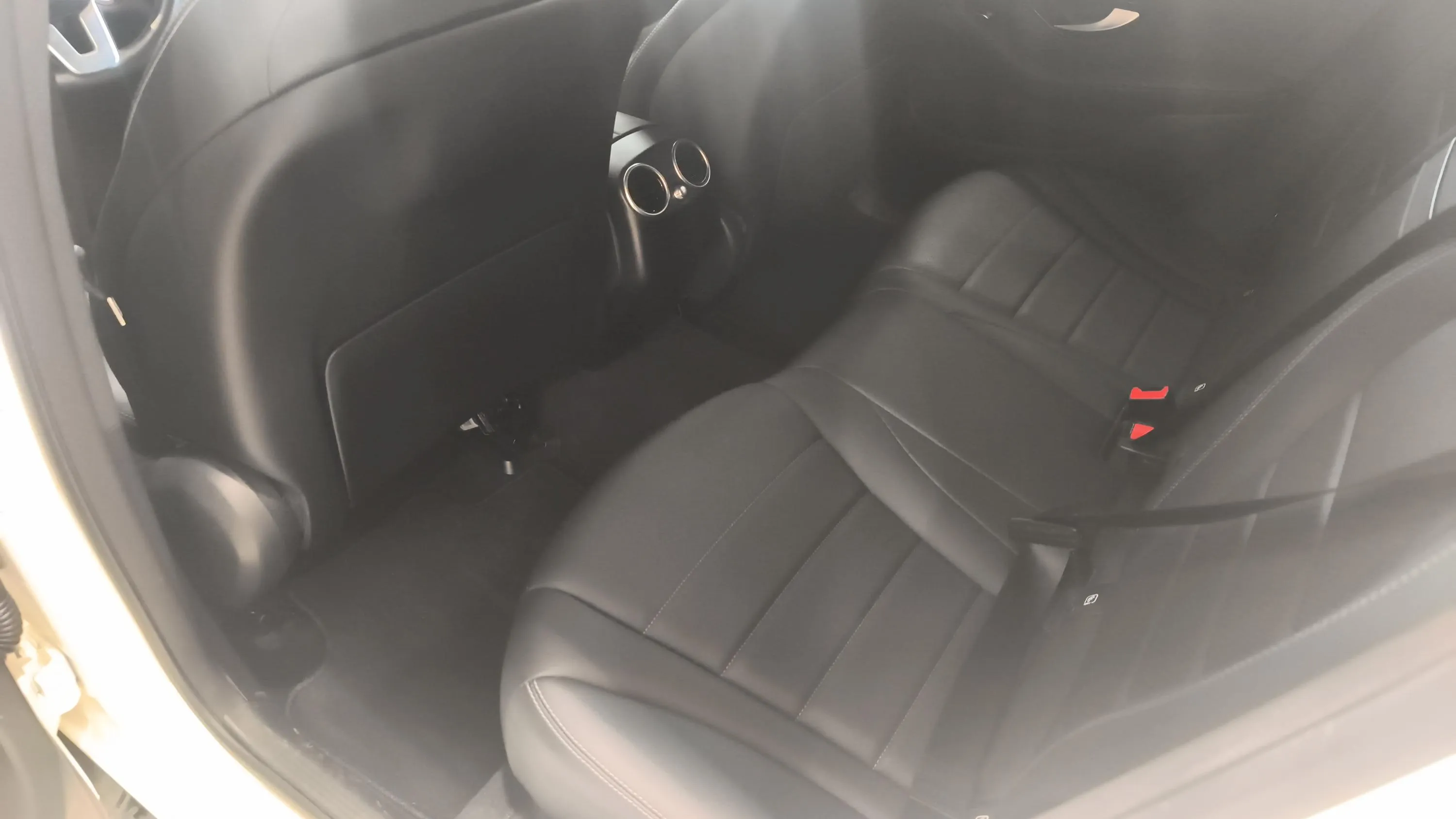 Mercedes-Benz GLC 300 e 4MATIC - foto 9