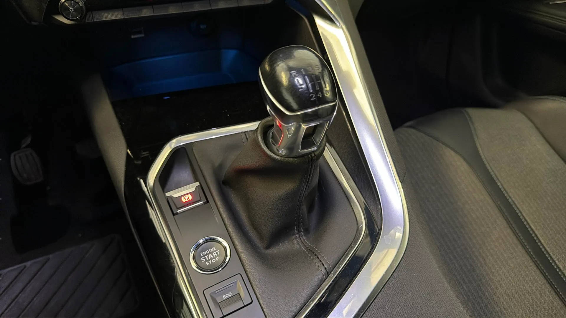 Peugeot 3008 1.2 PureTech Allure Pack - foto 16