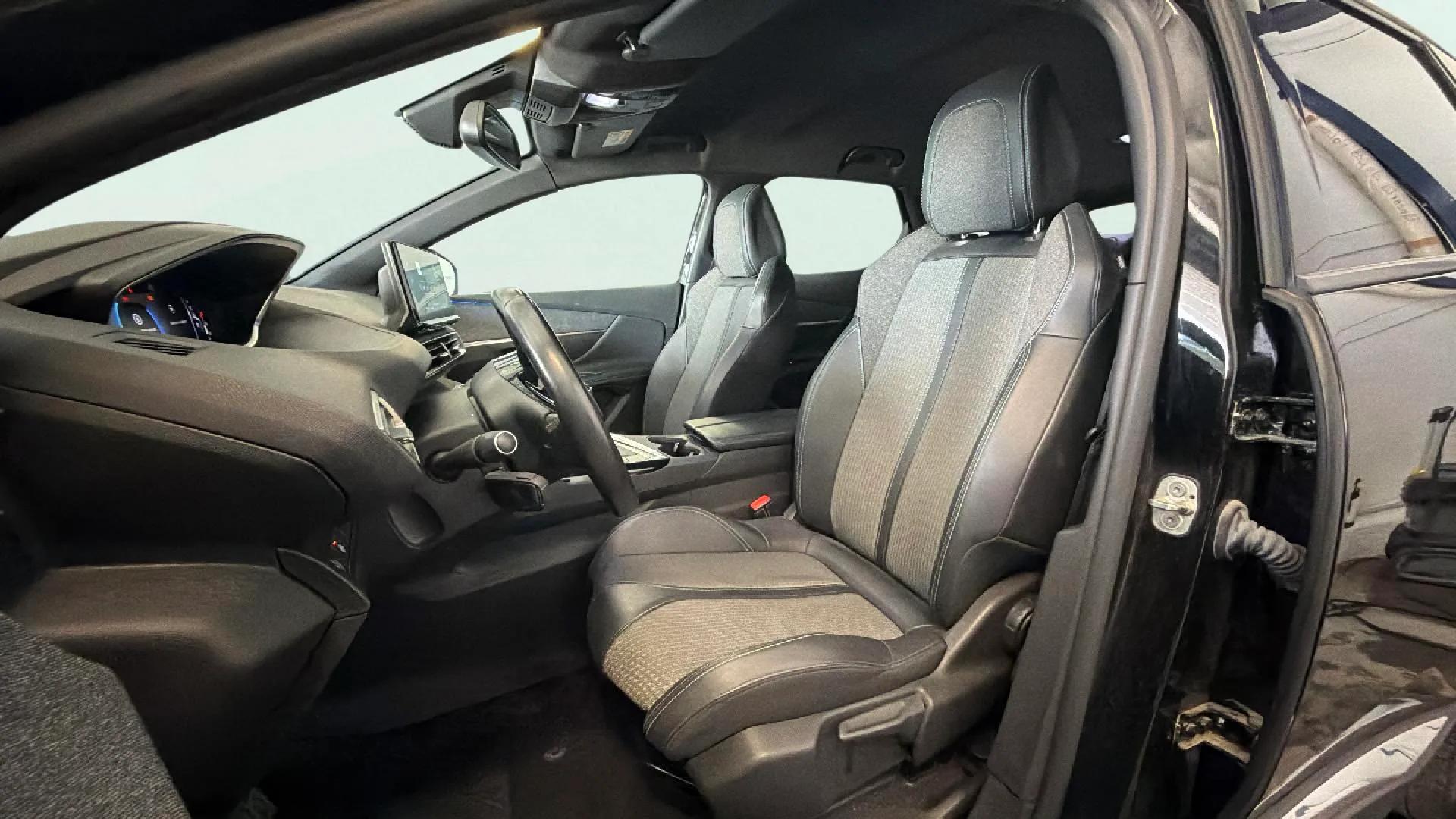 Peugeot 3008 1.2 PureTech Allure Pack - foto 18
