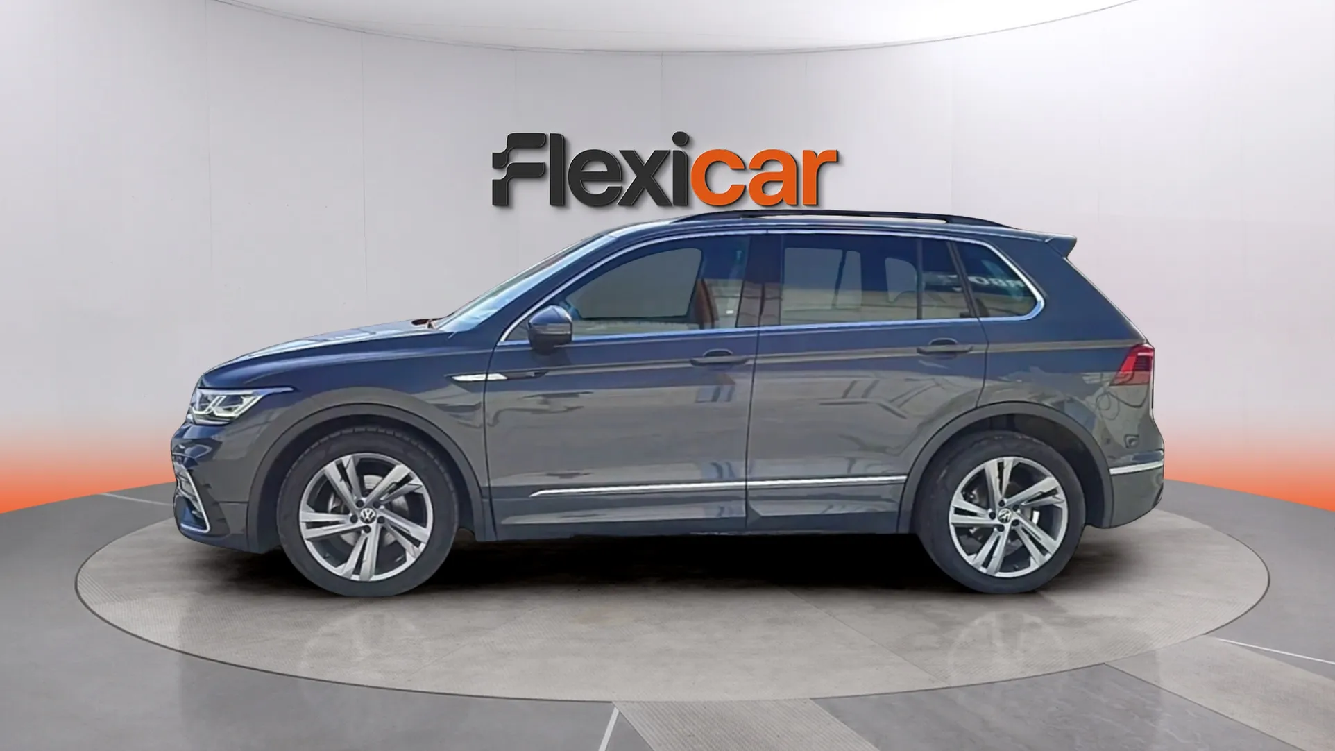 Volkswagen Tiguan R-Line 2.0 TDI DSG - foto 4