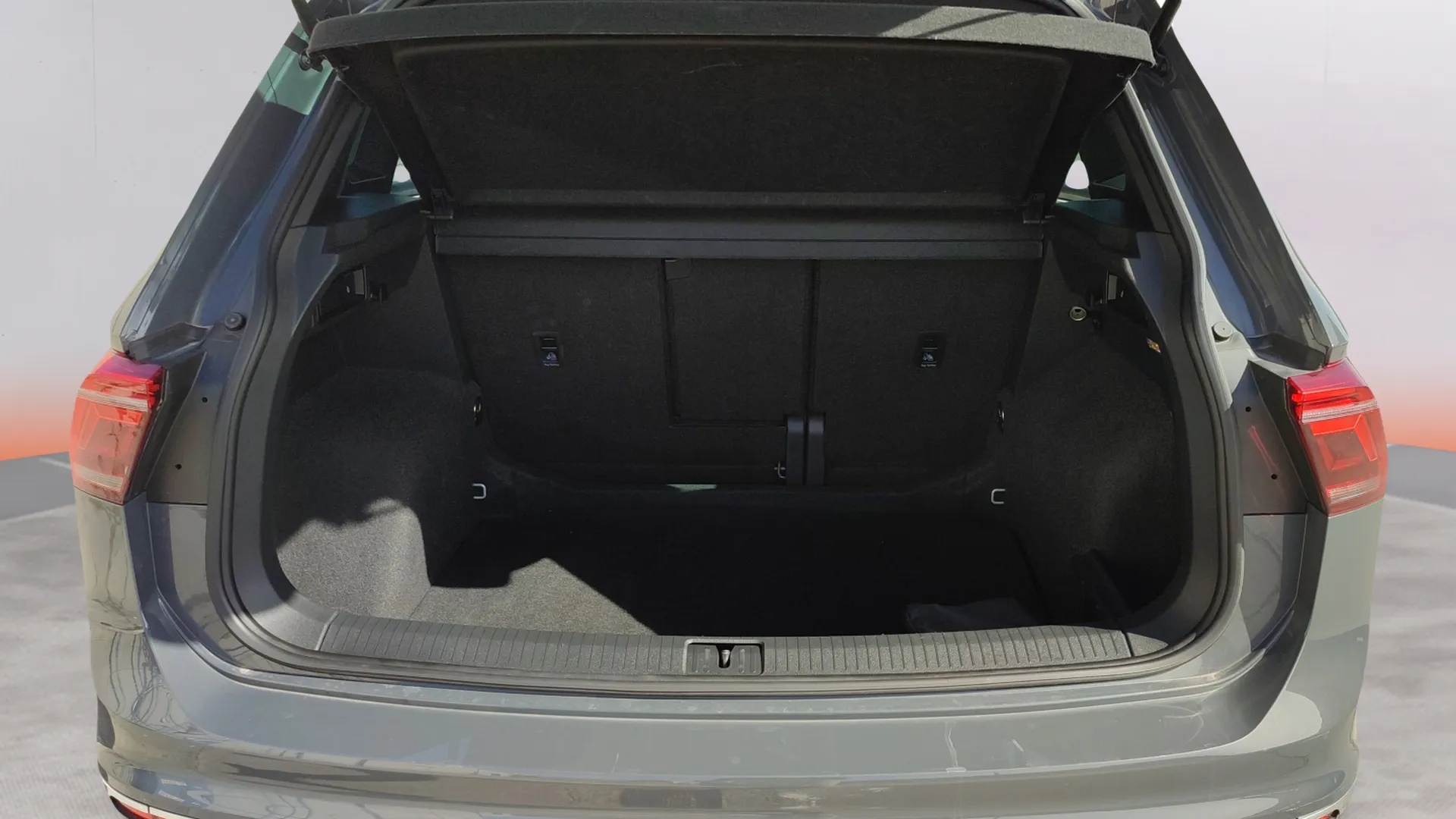 Volkswagen Tiguan R-Line 2.0 TDI DSG - foto 9