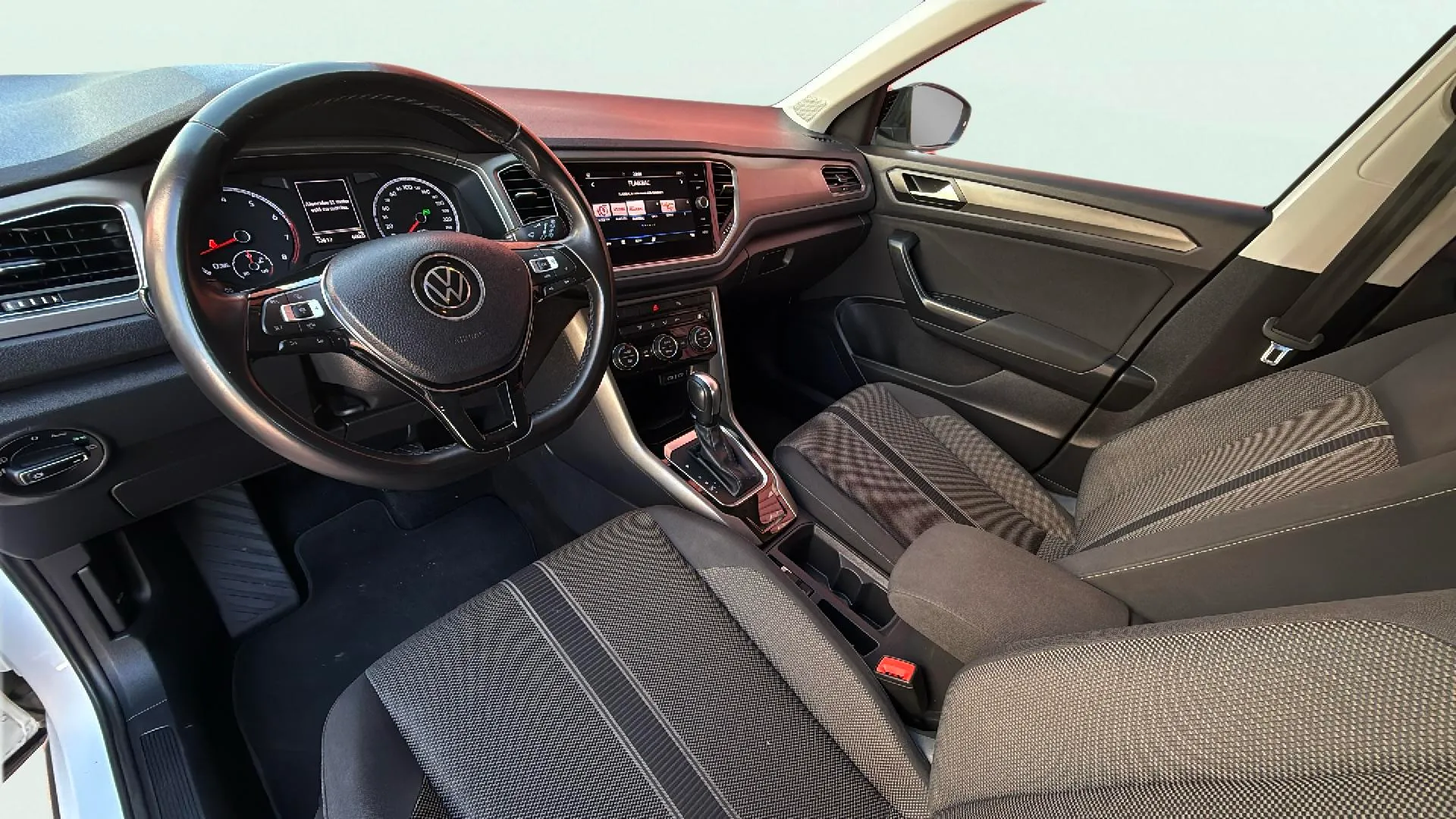 Volkswagen T-Roc Advance 1.5 TSI DSG - foto 19