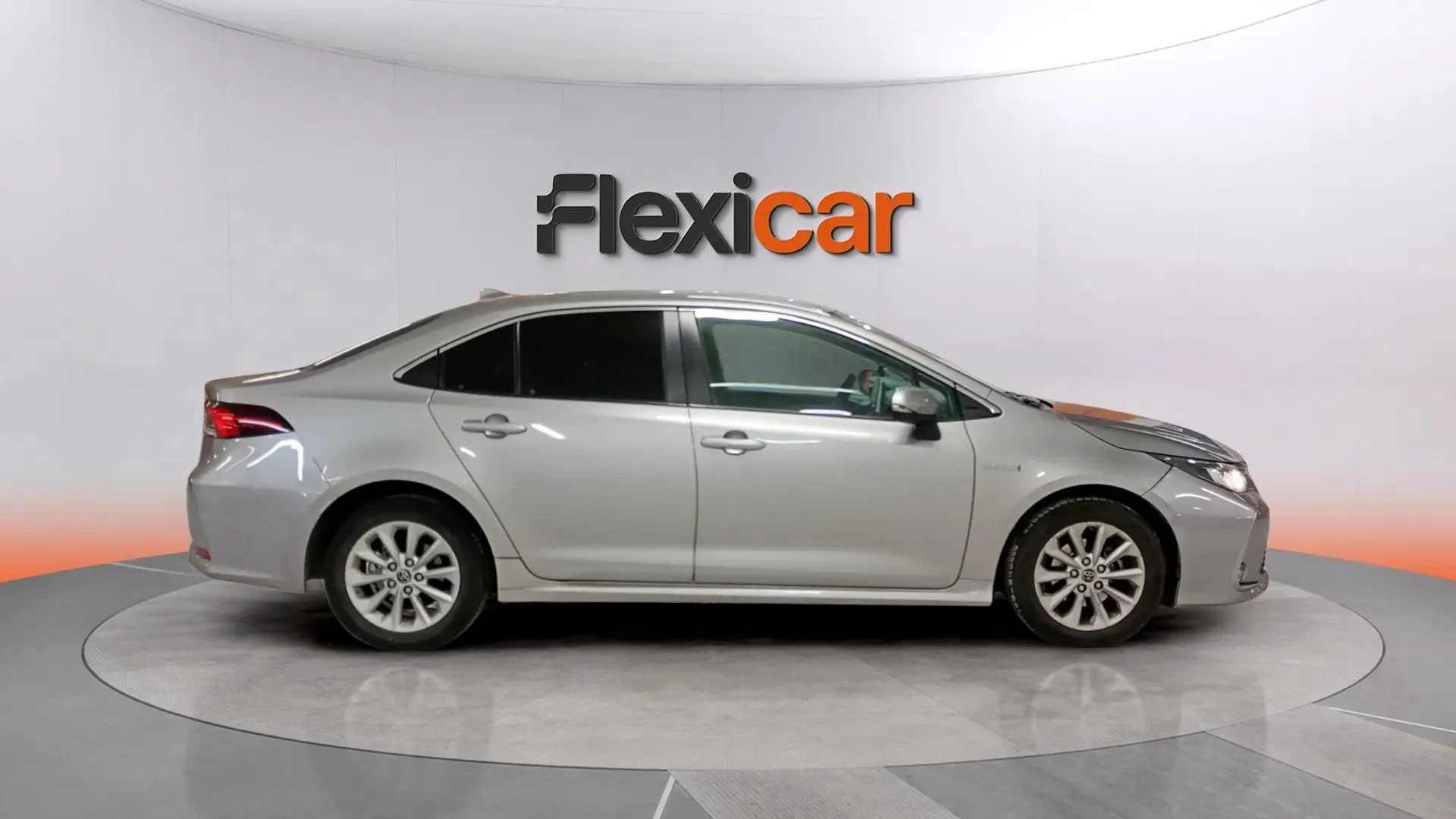 Toyota Corolla 1.8 125H Active E-CVT - foto 7