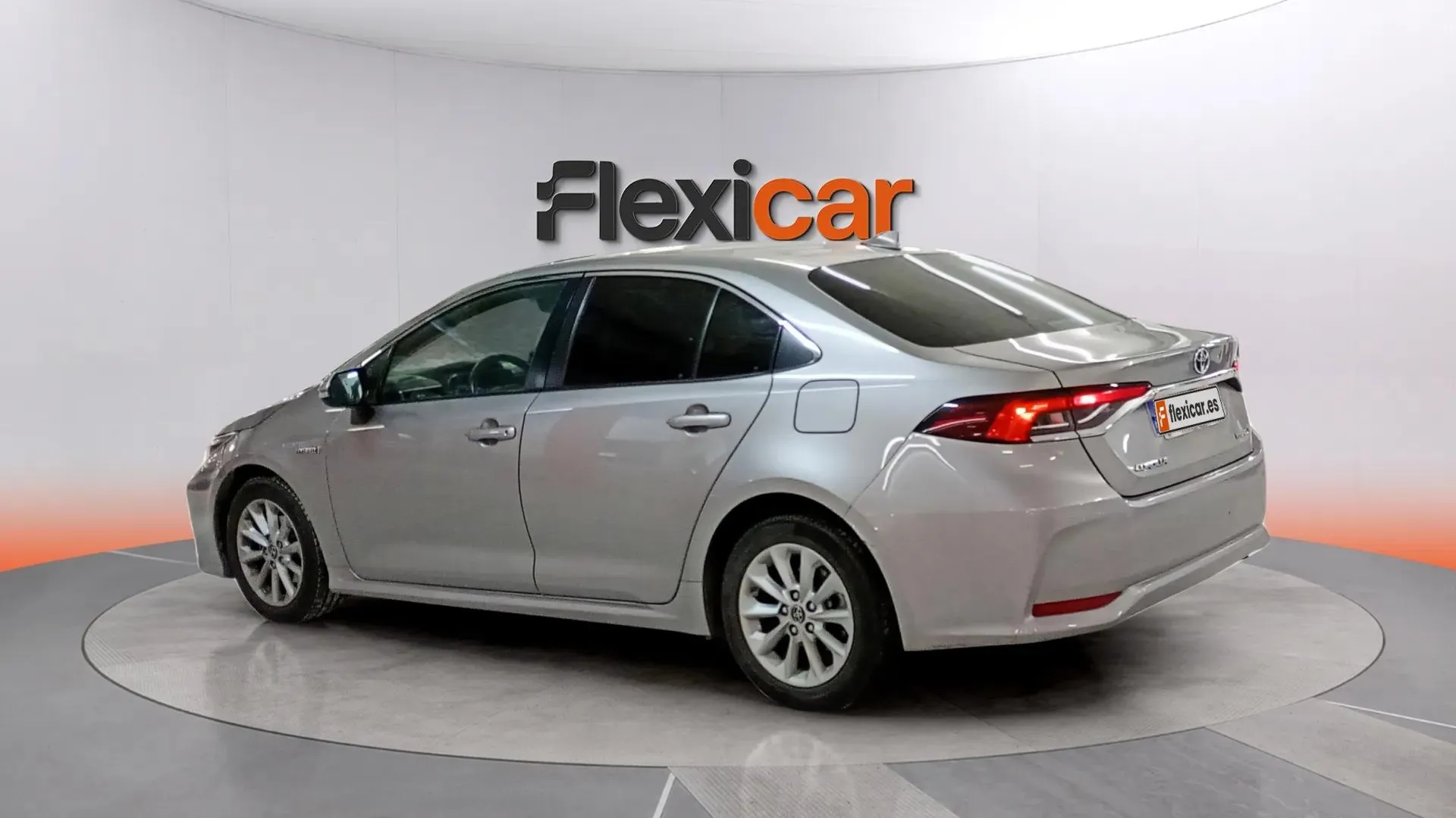 Toyota Corolla 1.8 125H Active E-CVT - foto 4
