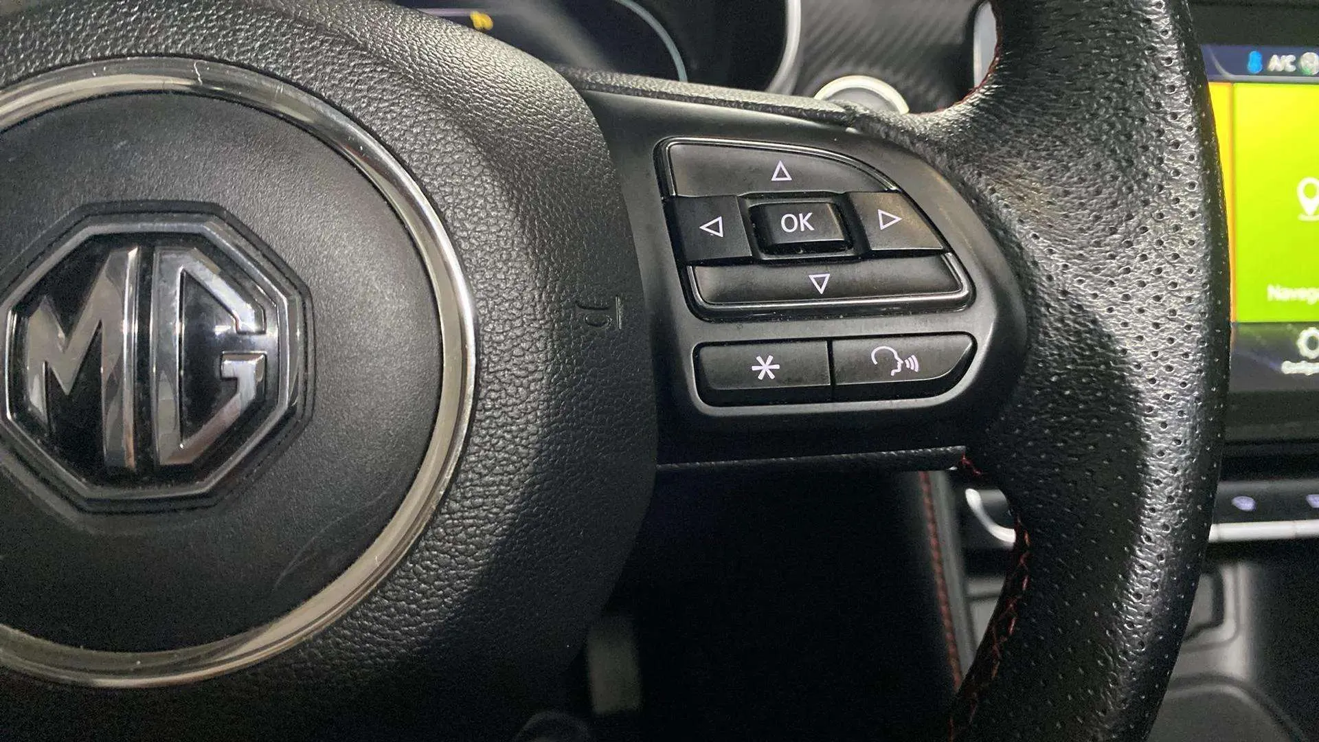 MG ZS 1.0T Luxury - foto 12