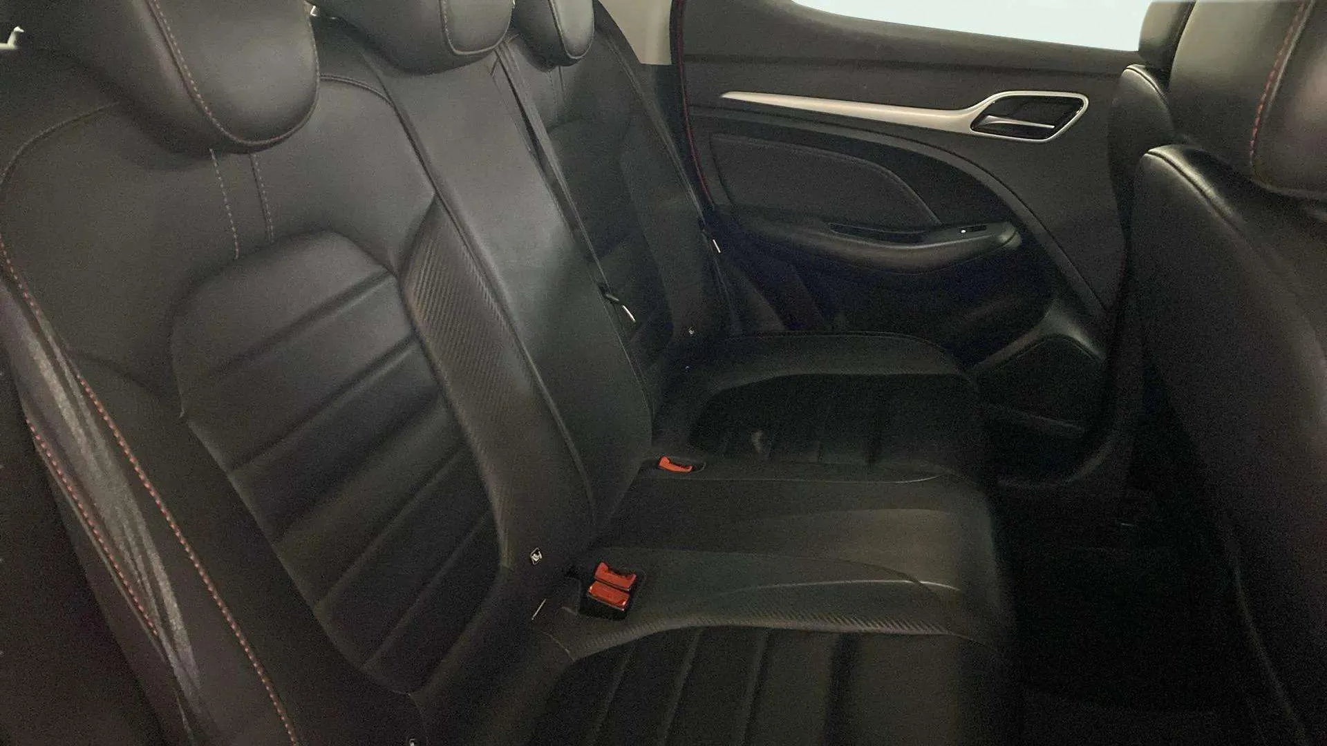 MG ZS 1.0T Luxury - foto 23
