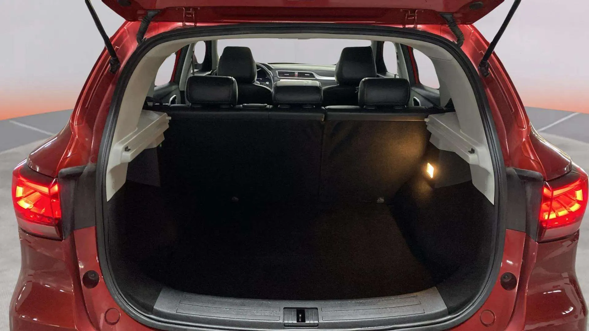 MG ZS 1.0T Luxury - foto 25