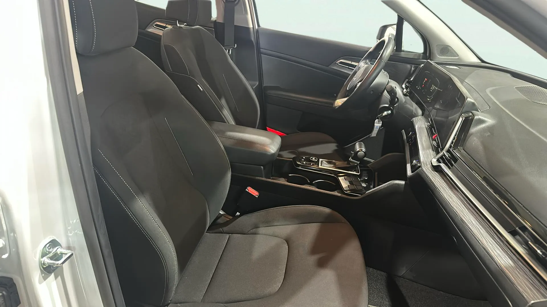 Kia Sportage 1.6 T-GDi MHEV Tech 4x2 DCT - foto 13