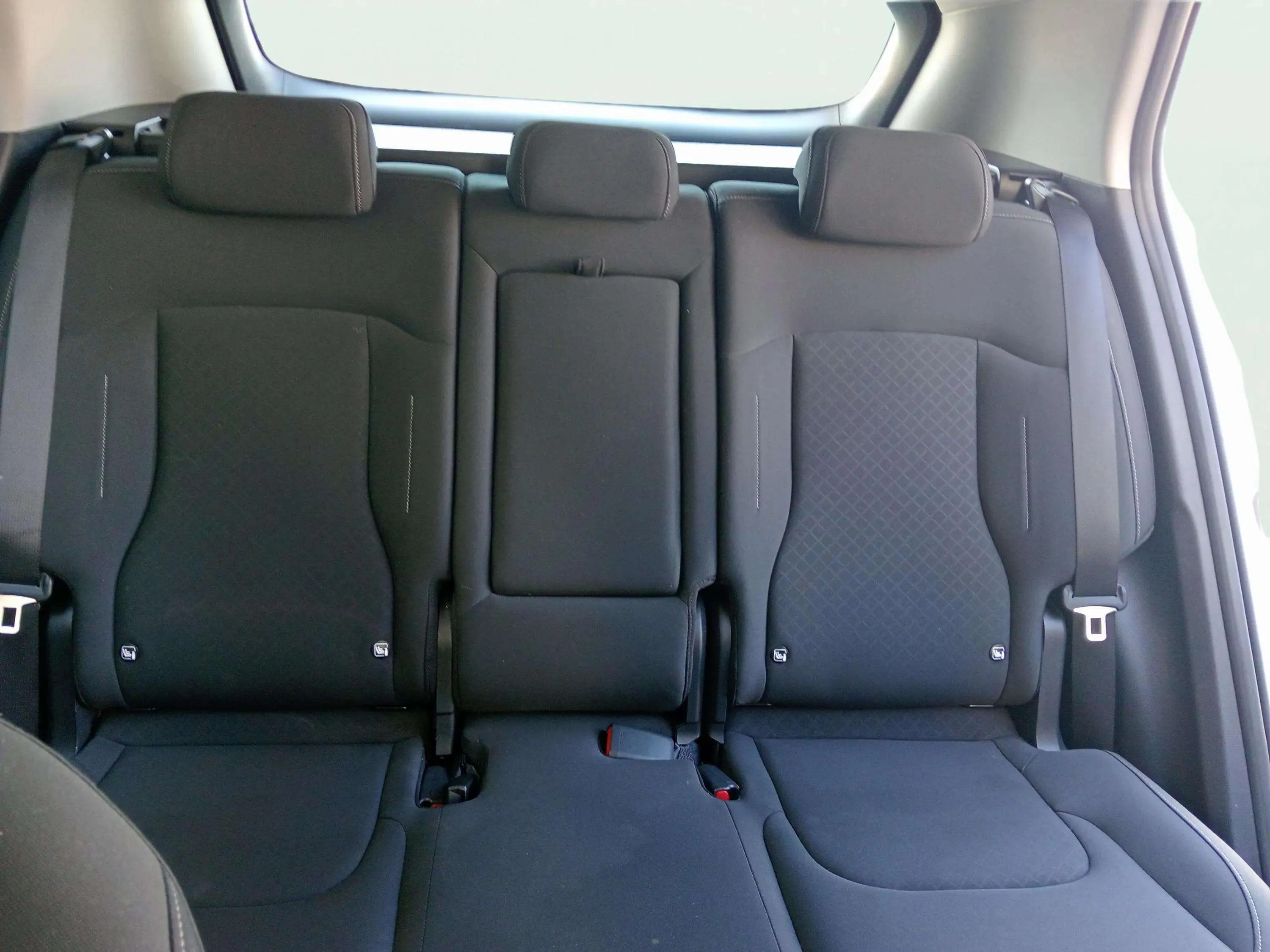 Kia Sportage 1.6 CRDi MHEV Business 4x2 DCT - foto 24